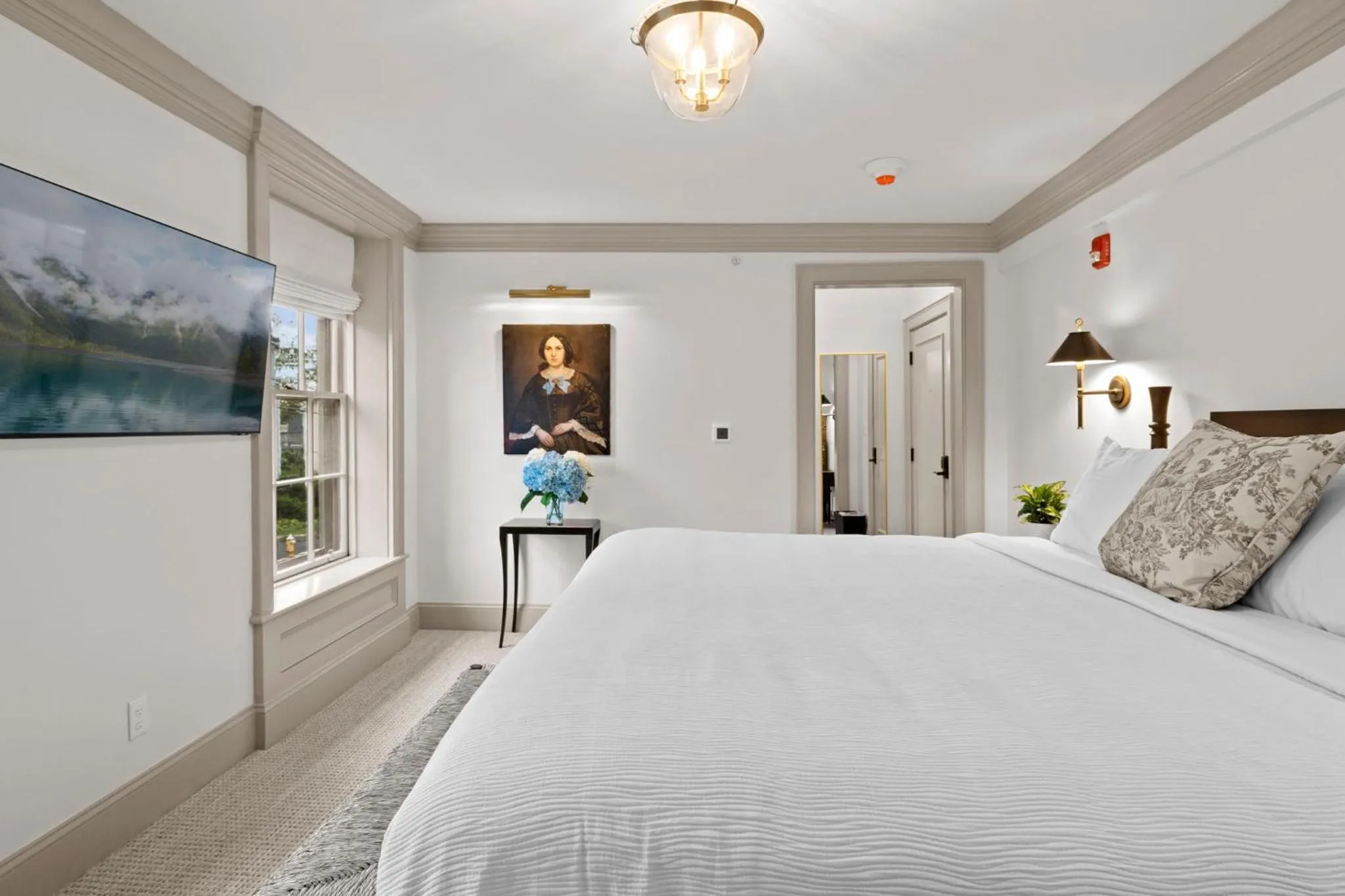 Bed in The Davenport Inn