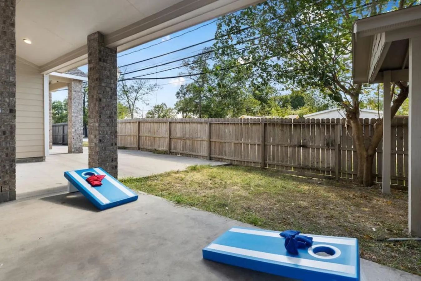 Patio in Modern 6 Bedroom with Tons of Games