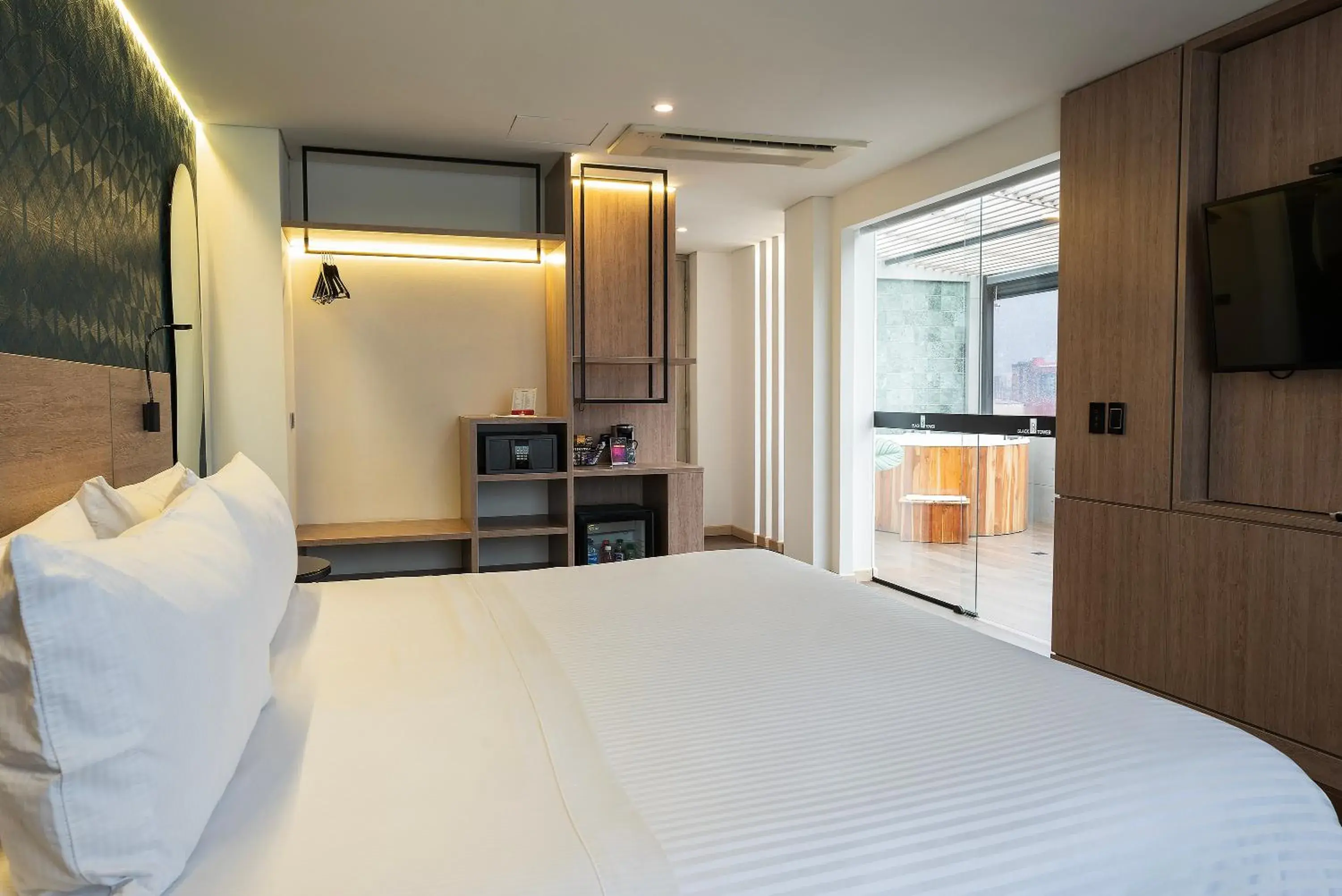 Bedroom, Bed in Hotel Black Tower Premium Bedroom, Bed in Hotel Black Tower Premium