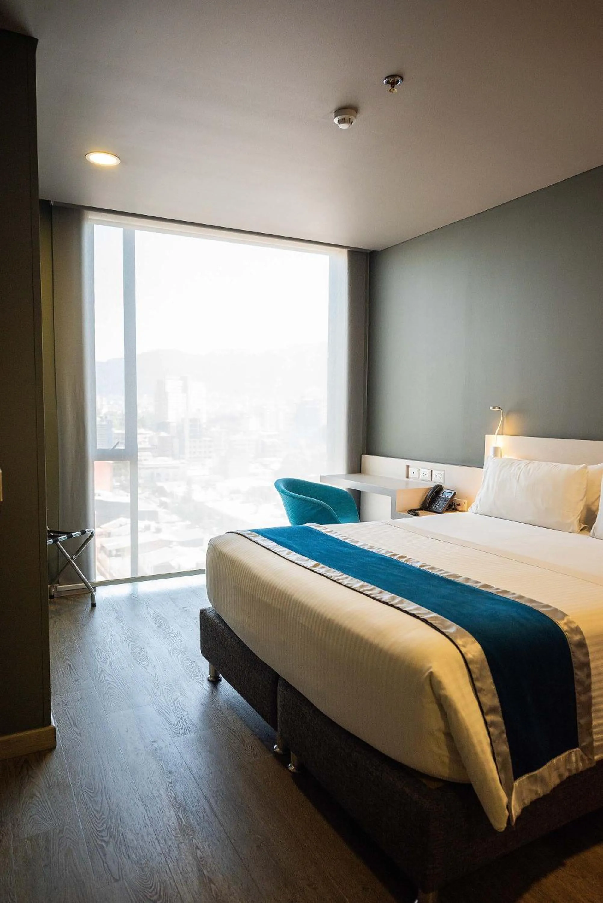 View (from property/room), Bed in Hotel Black Tower Premium