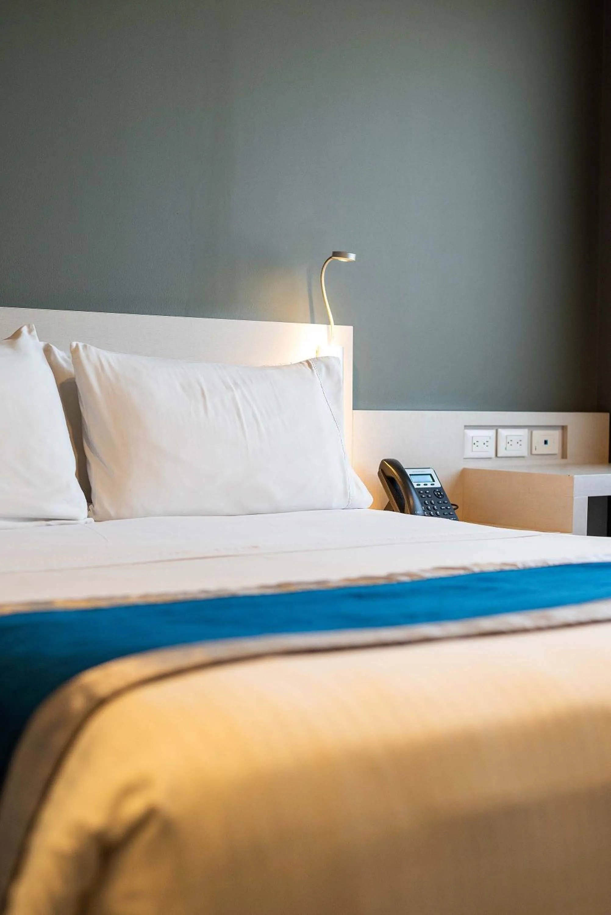 Bed in Hotel Black Tower Premium