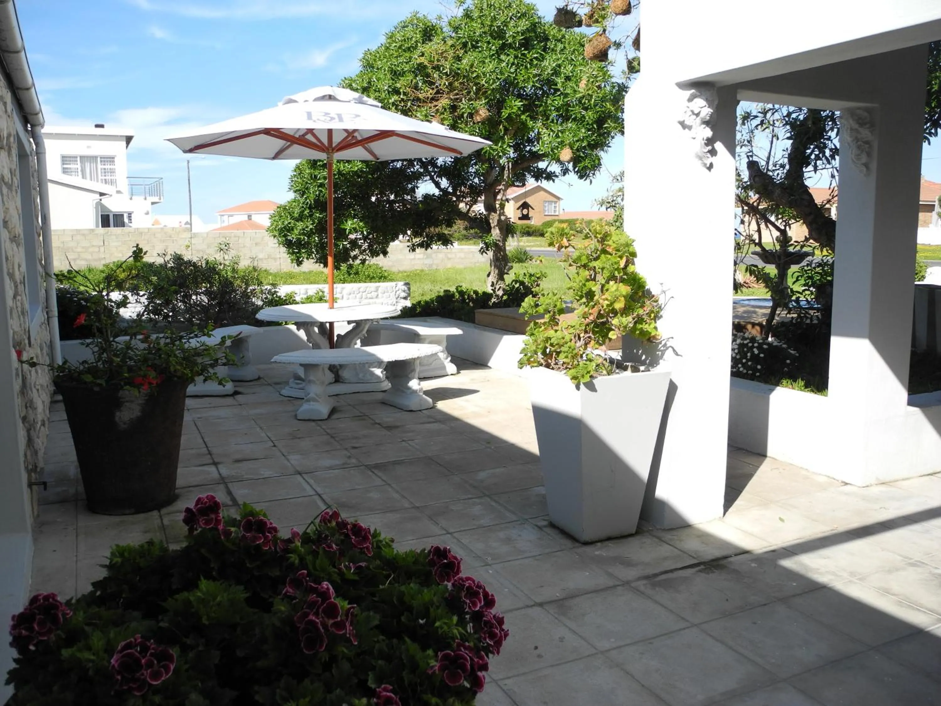 Facade/entrance in Beachcombers