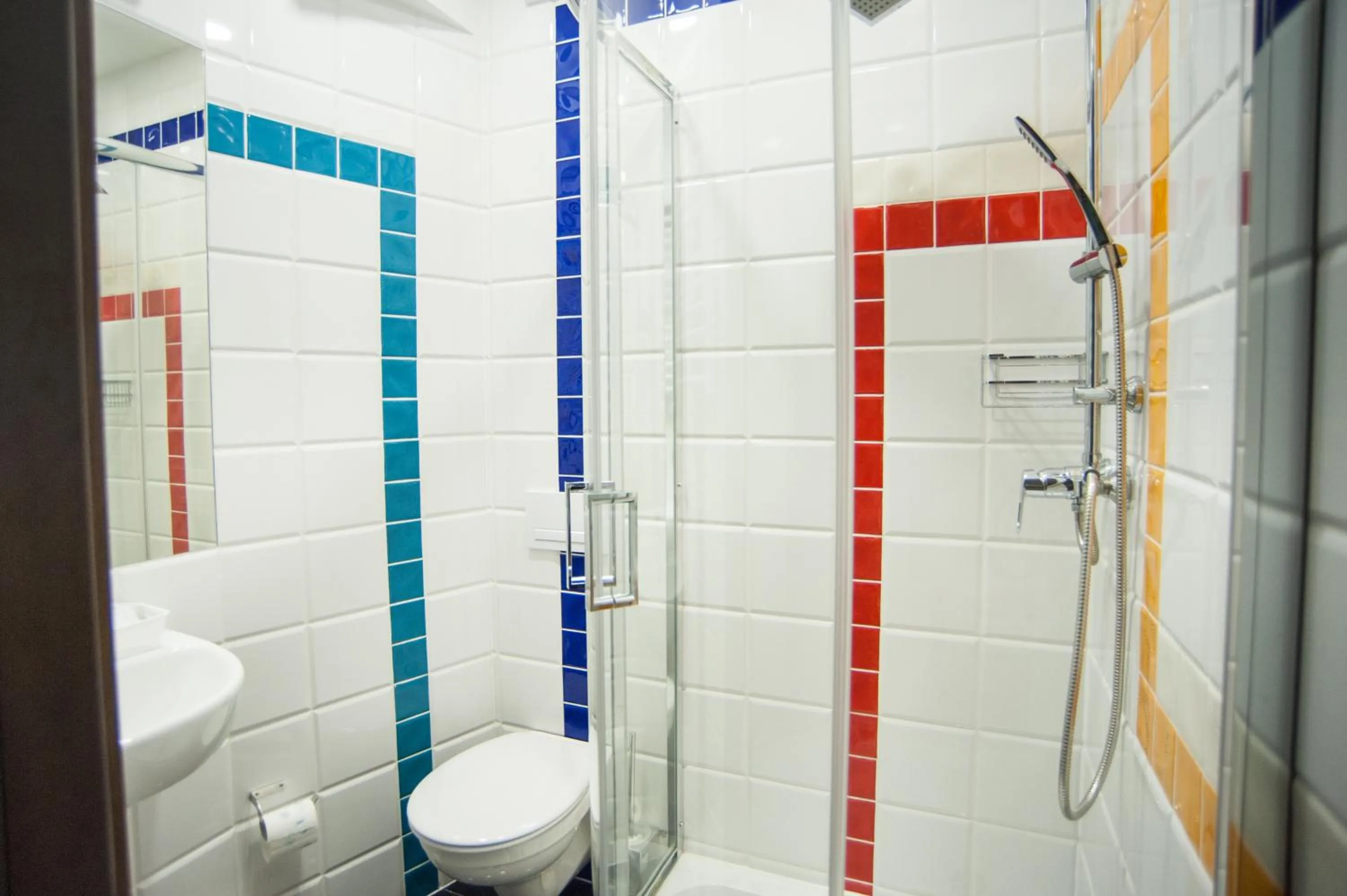 Shower in World Hostel - Old Town