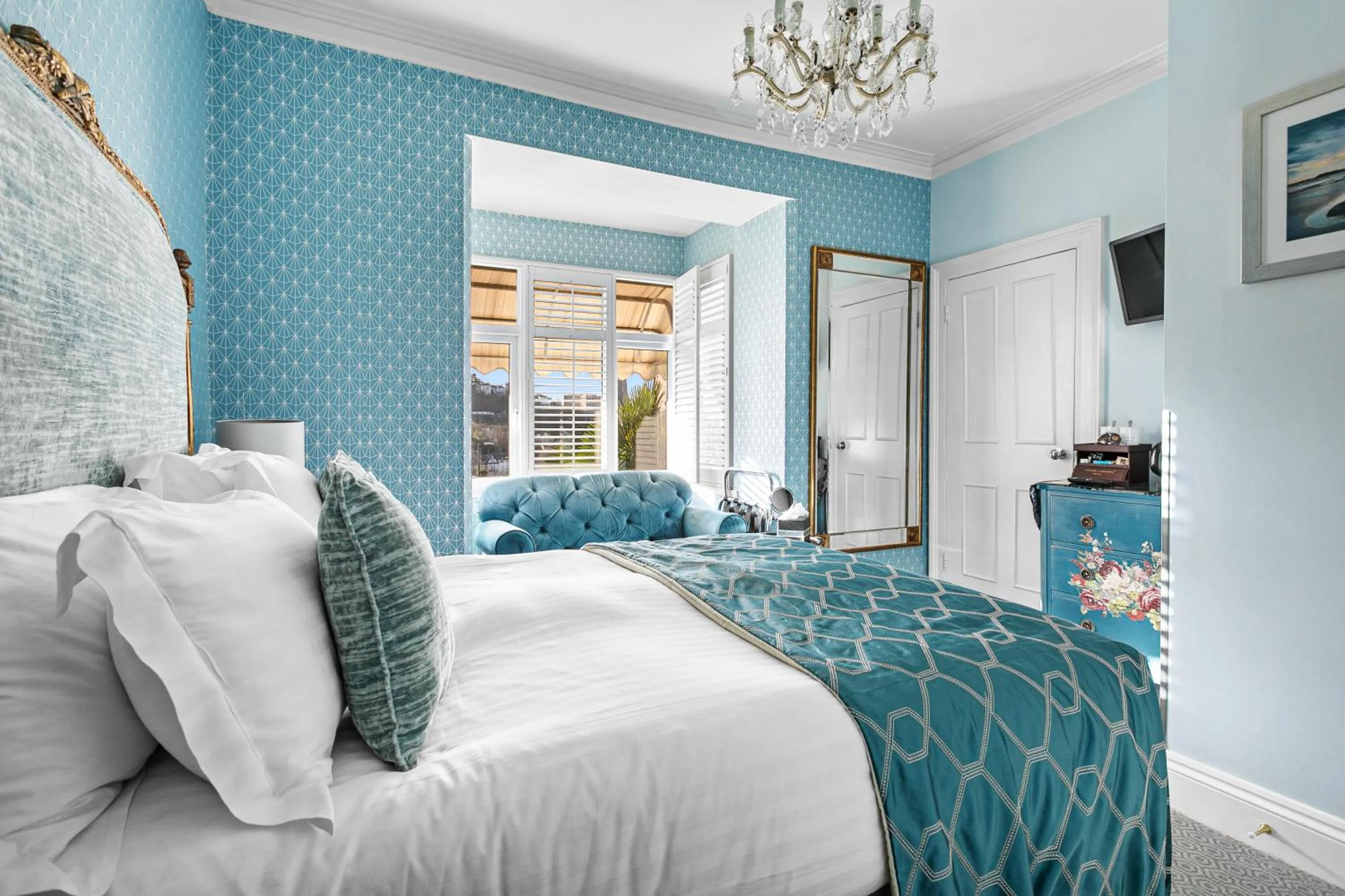 Bed in The Somerville