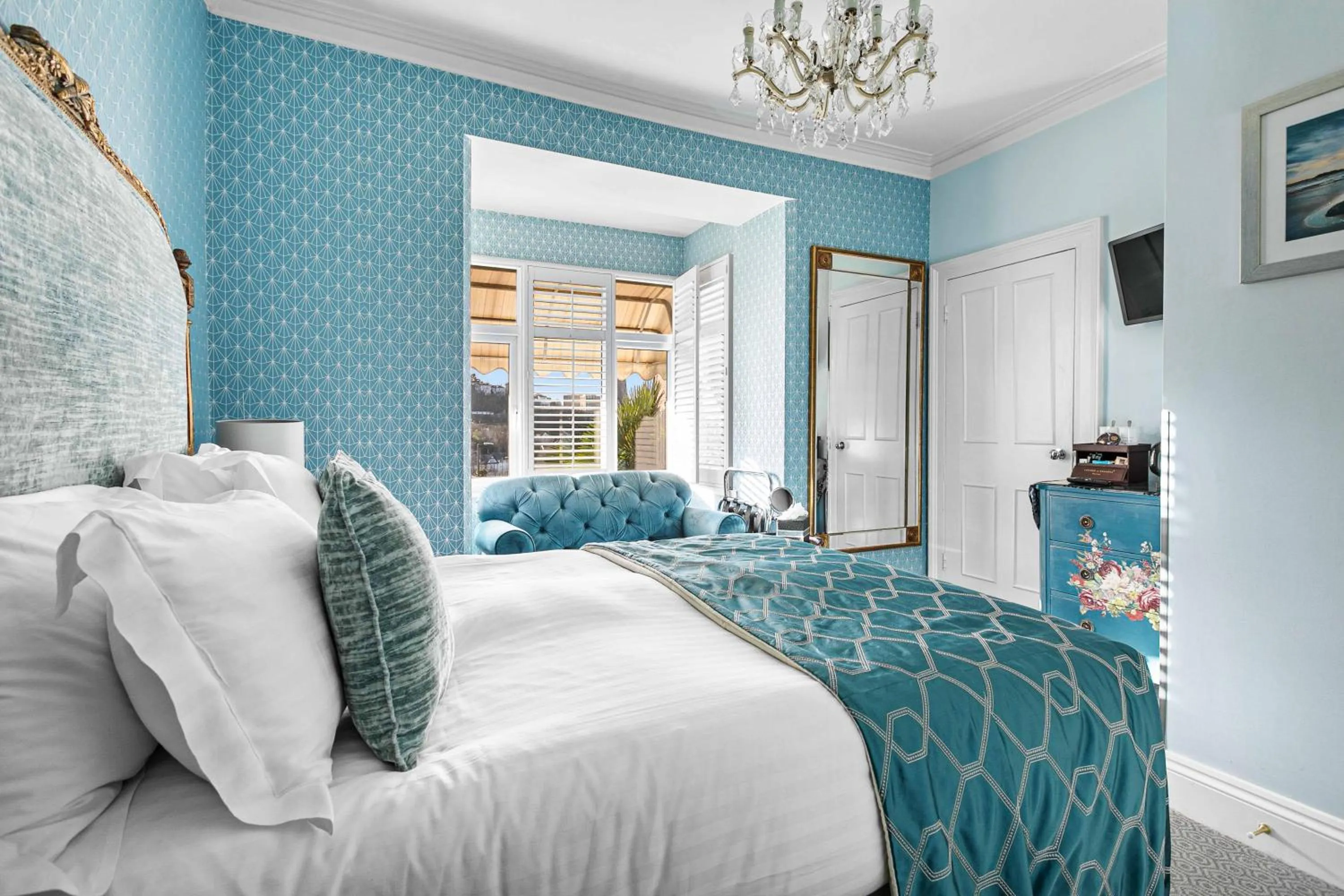 Bed in The Somerville