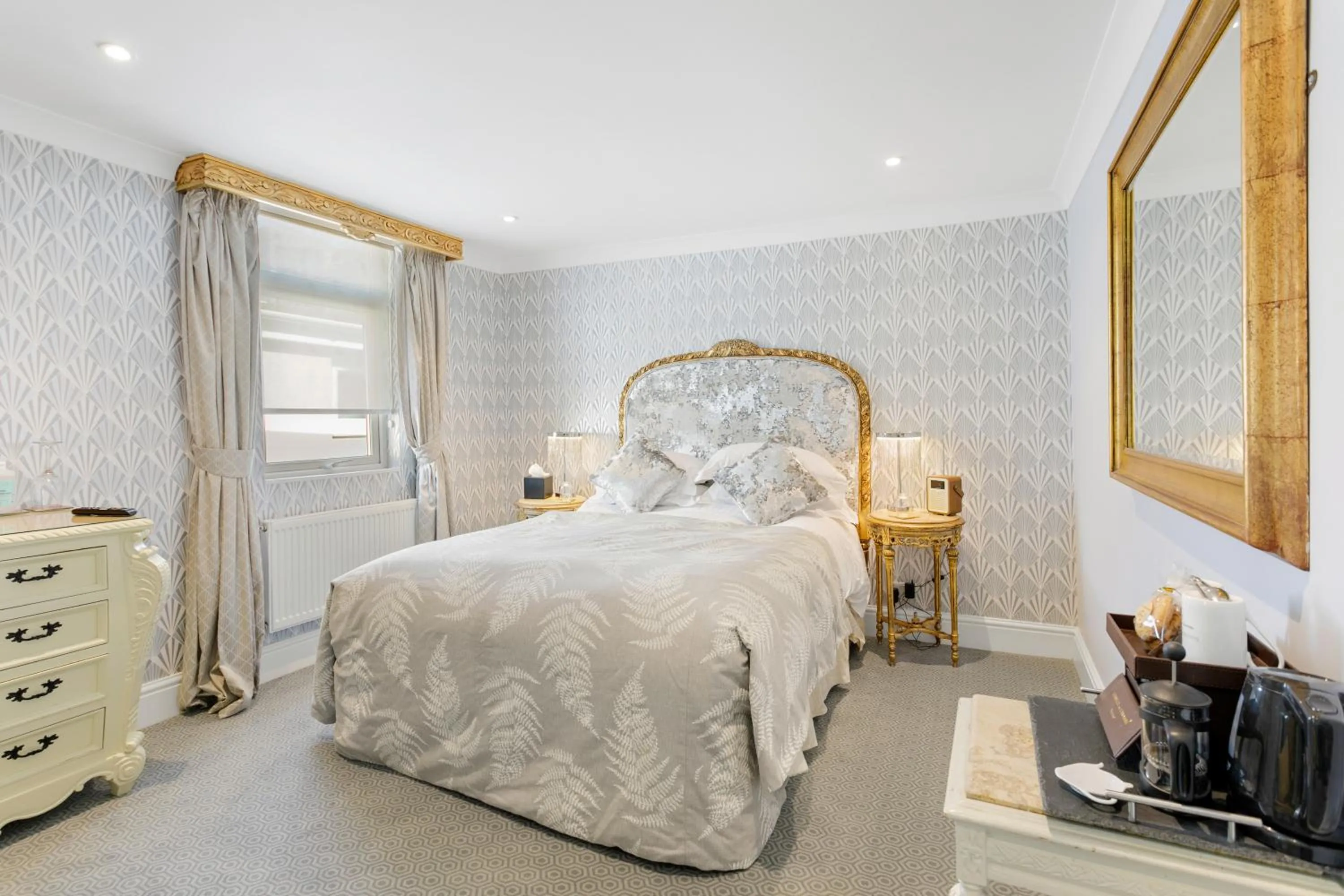 Bed in The Somerville