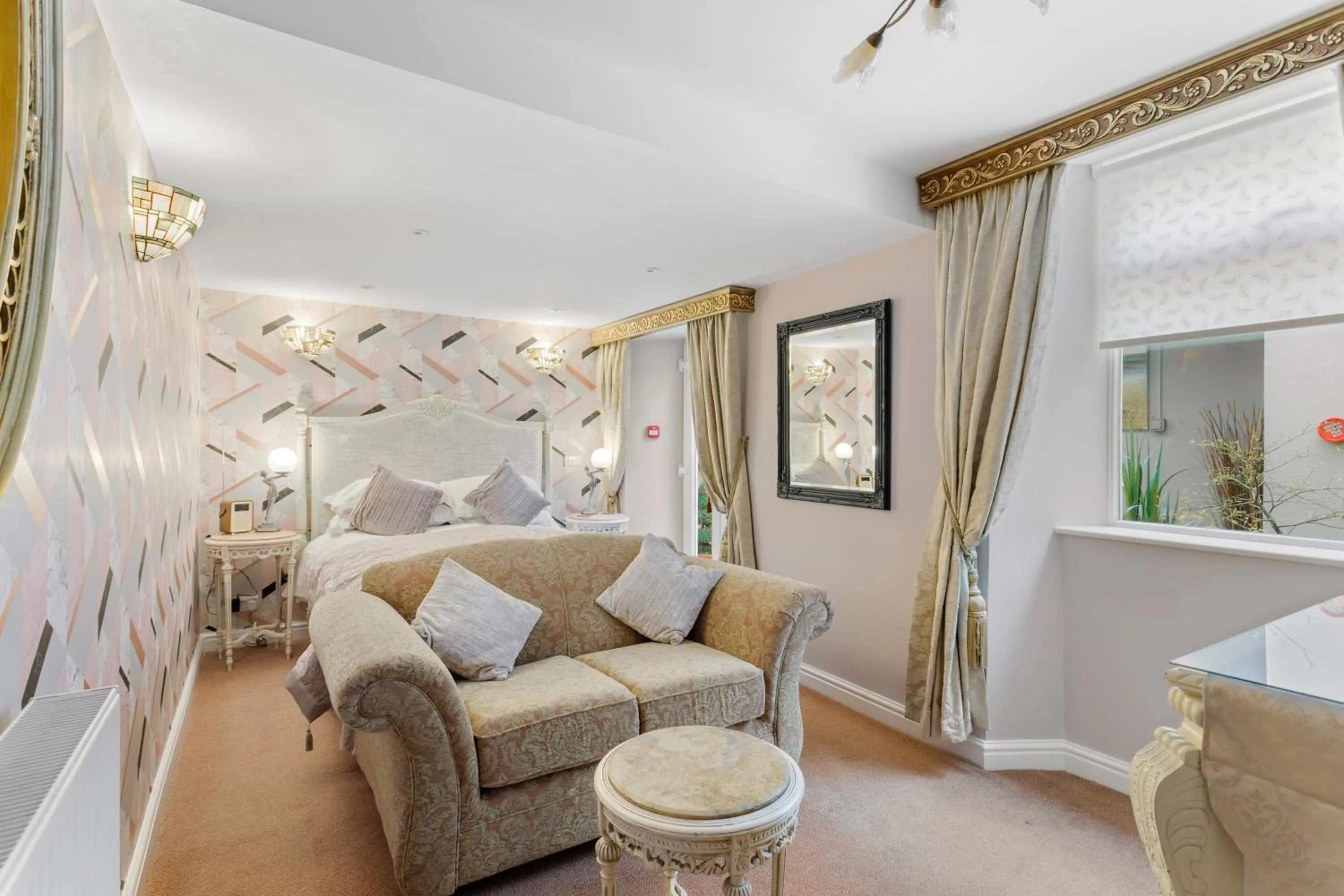 Bed in The Somerville