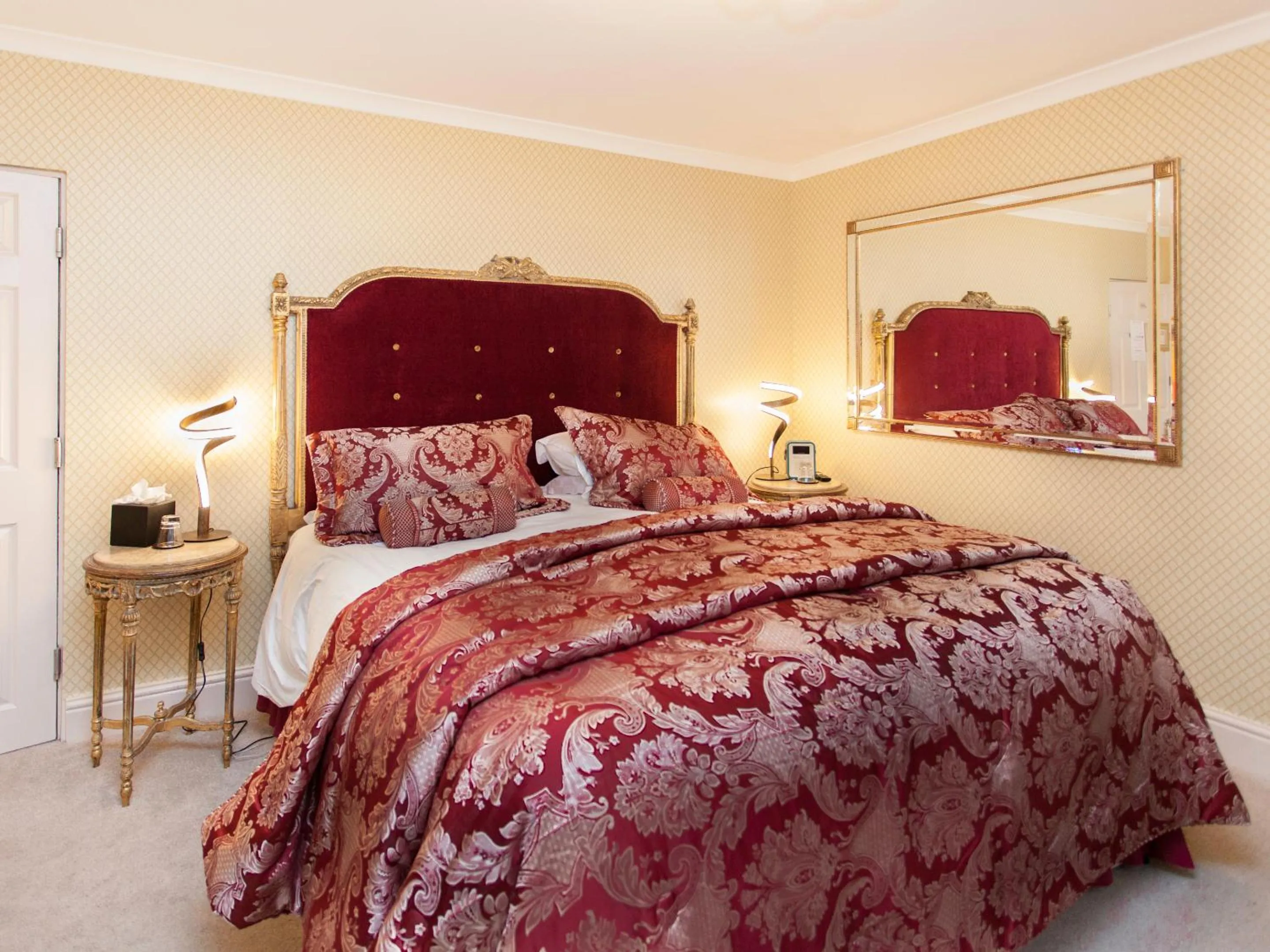 Bed in The Somerville