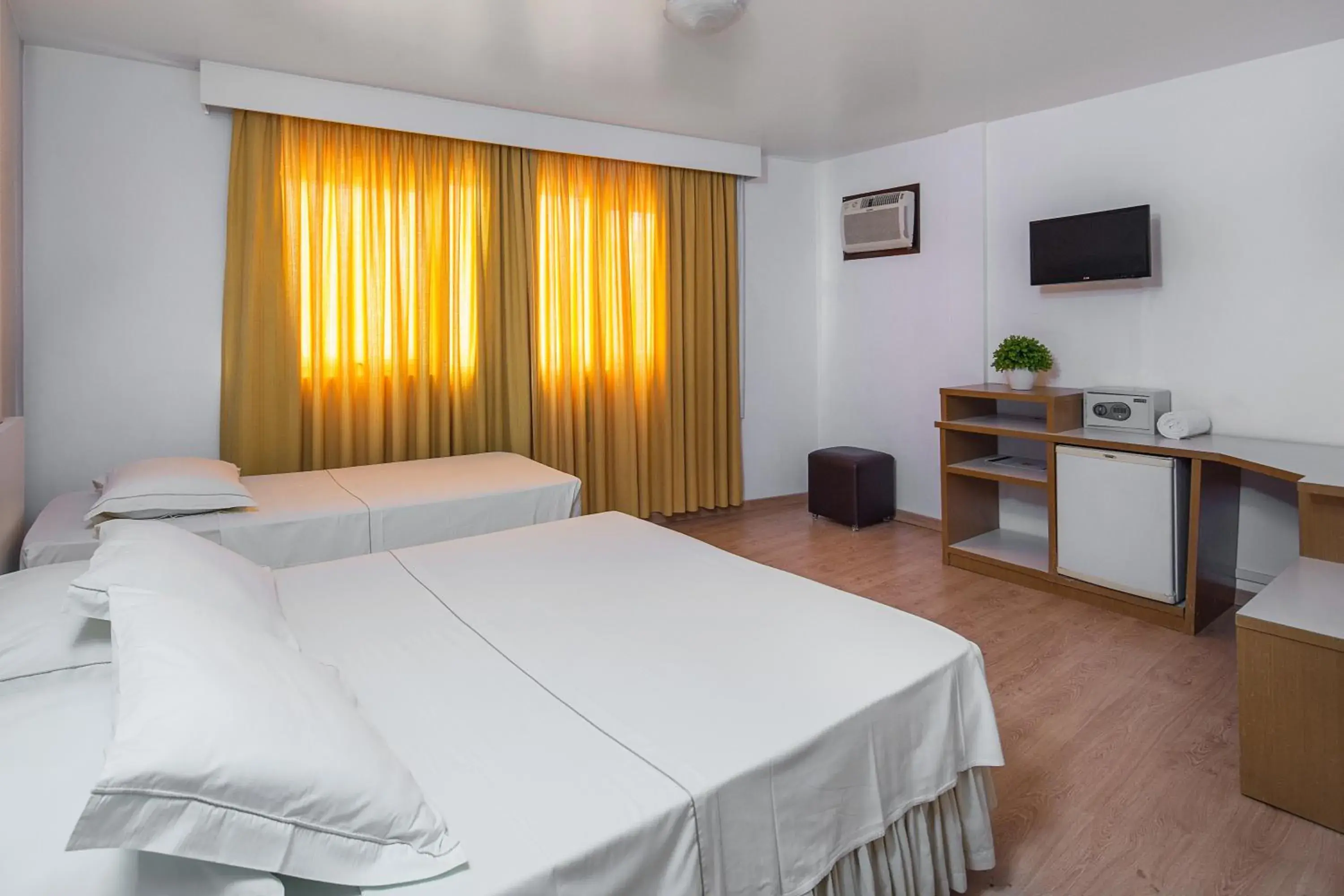 Standard Triple Room in Torre Sol Hotel & Eventos Standard Triple Room in Torre Sol Hotel & Eventos