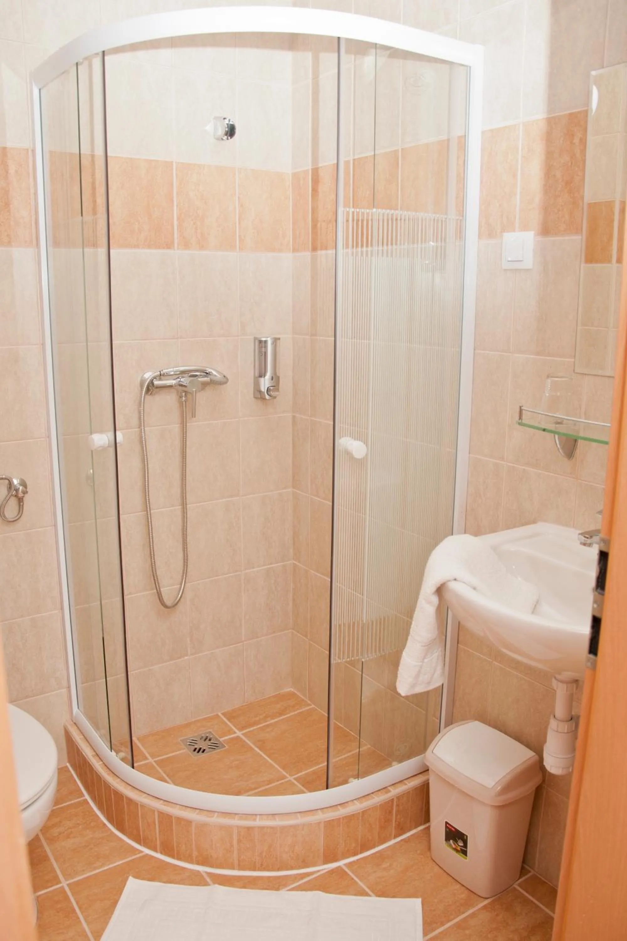 Shower in Esprit Hotel