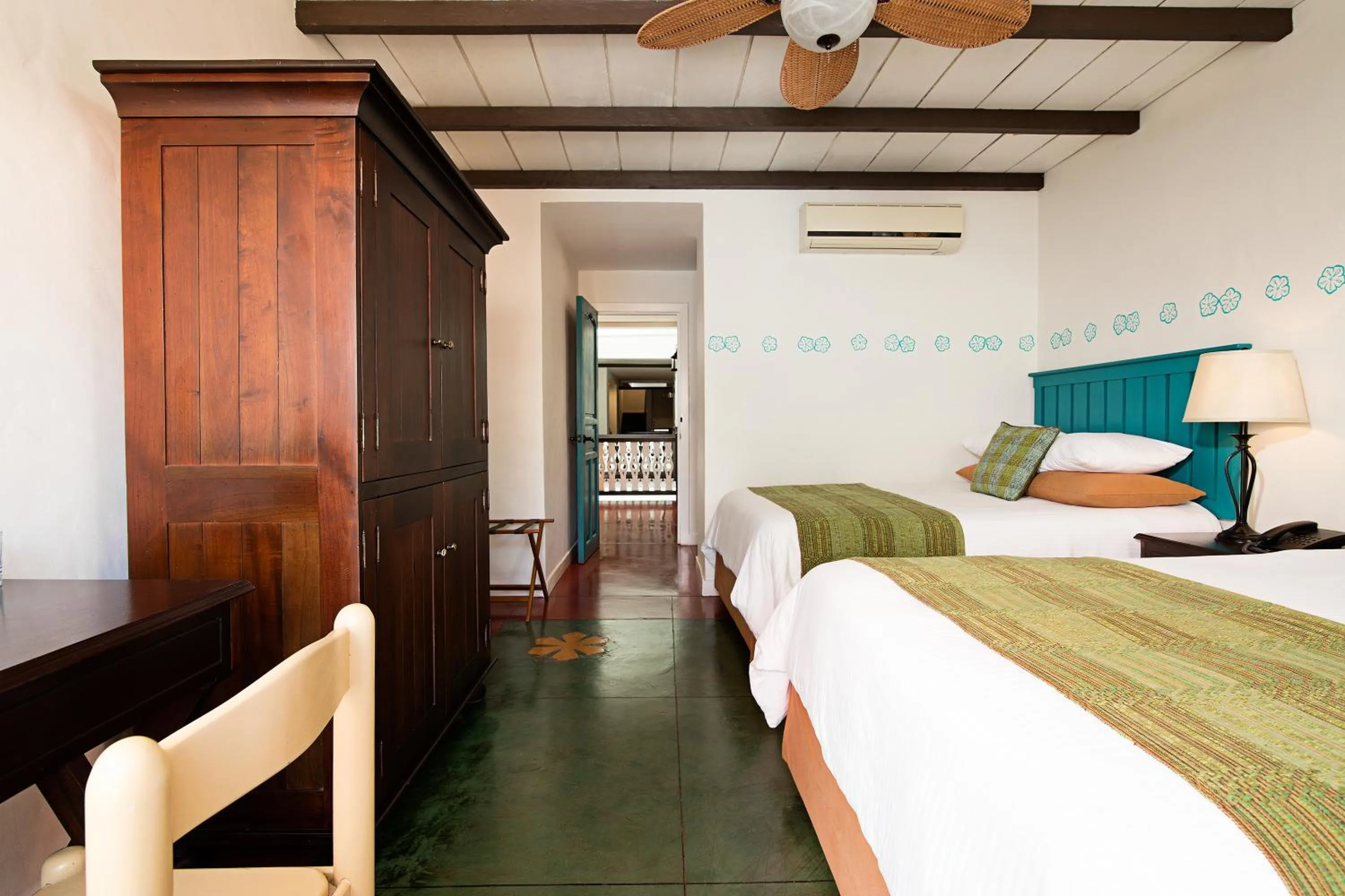 Bed in Hotel Isla de Flores