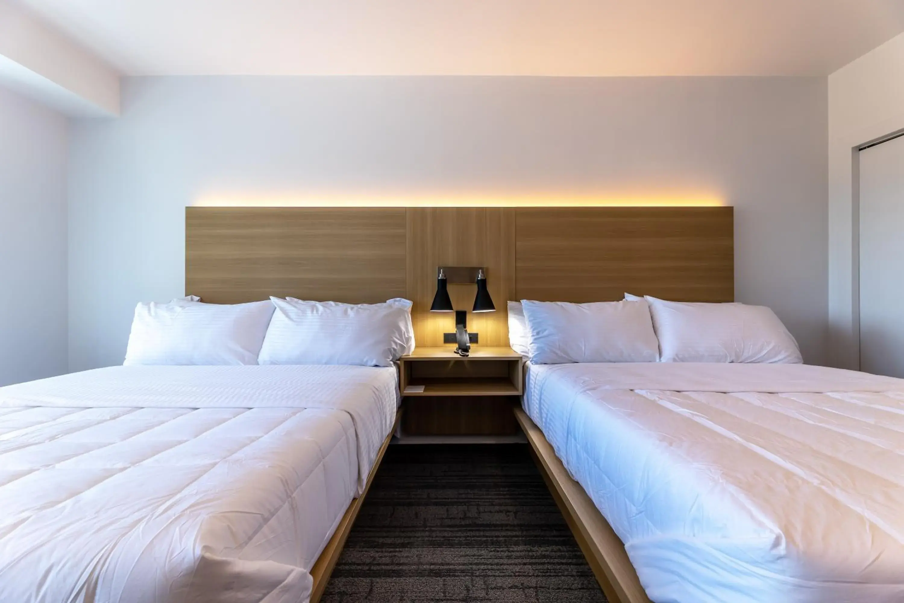 Bed in Hotel Mai Downtown Long Beach Bed in Hotel Mai Downtown Long Beach