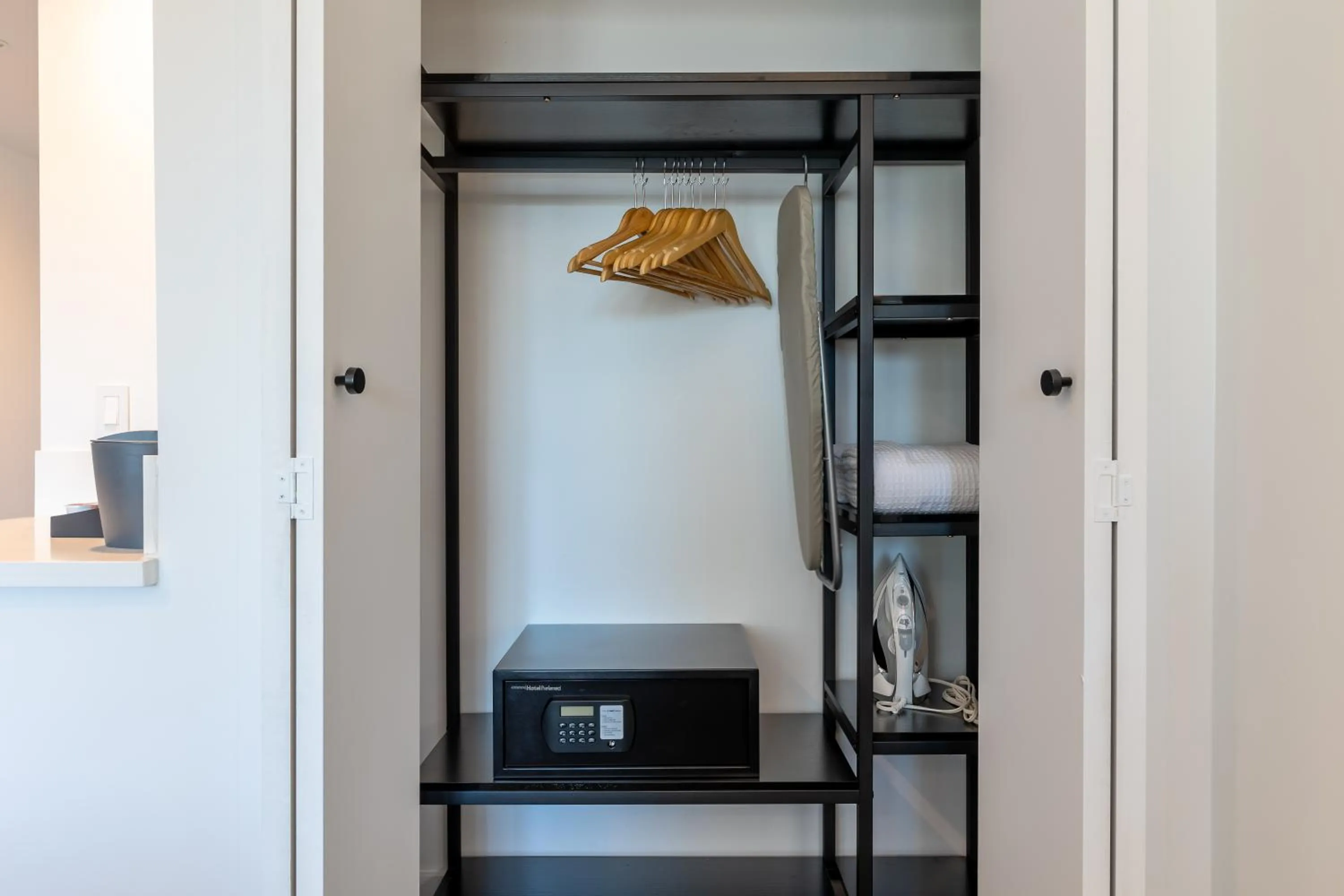 Hotel Mai Downtown Long Beach