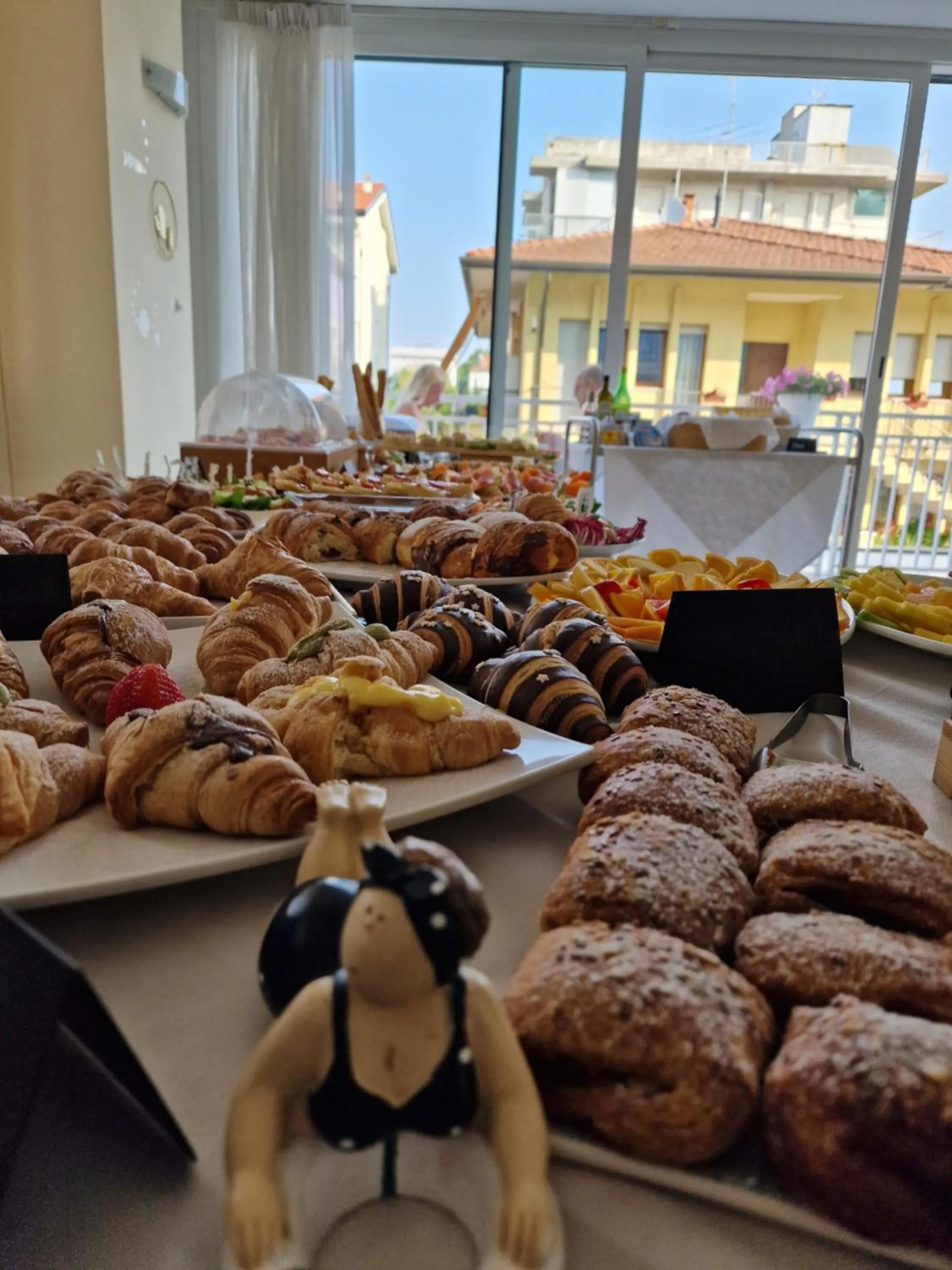 Food and drinks in Hotel Kim