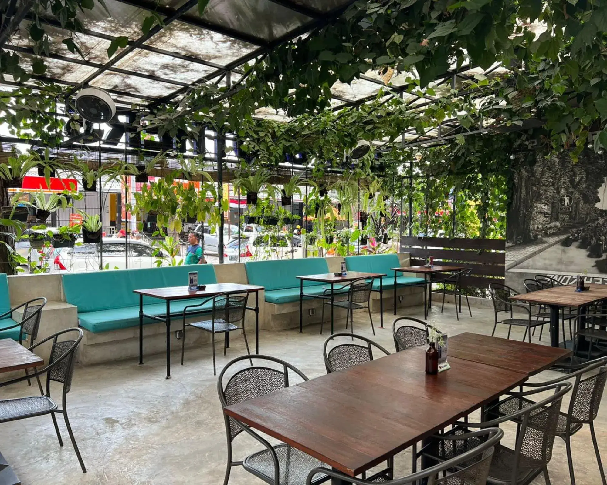 Restaurant/places to eat in Griya Shanti Suites Restaurant/places to eat in Griya Shanti Suites