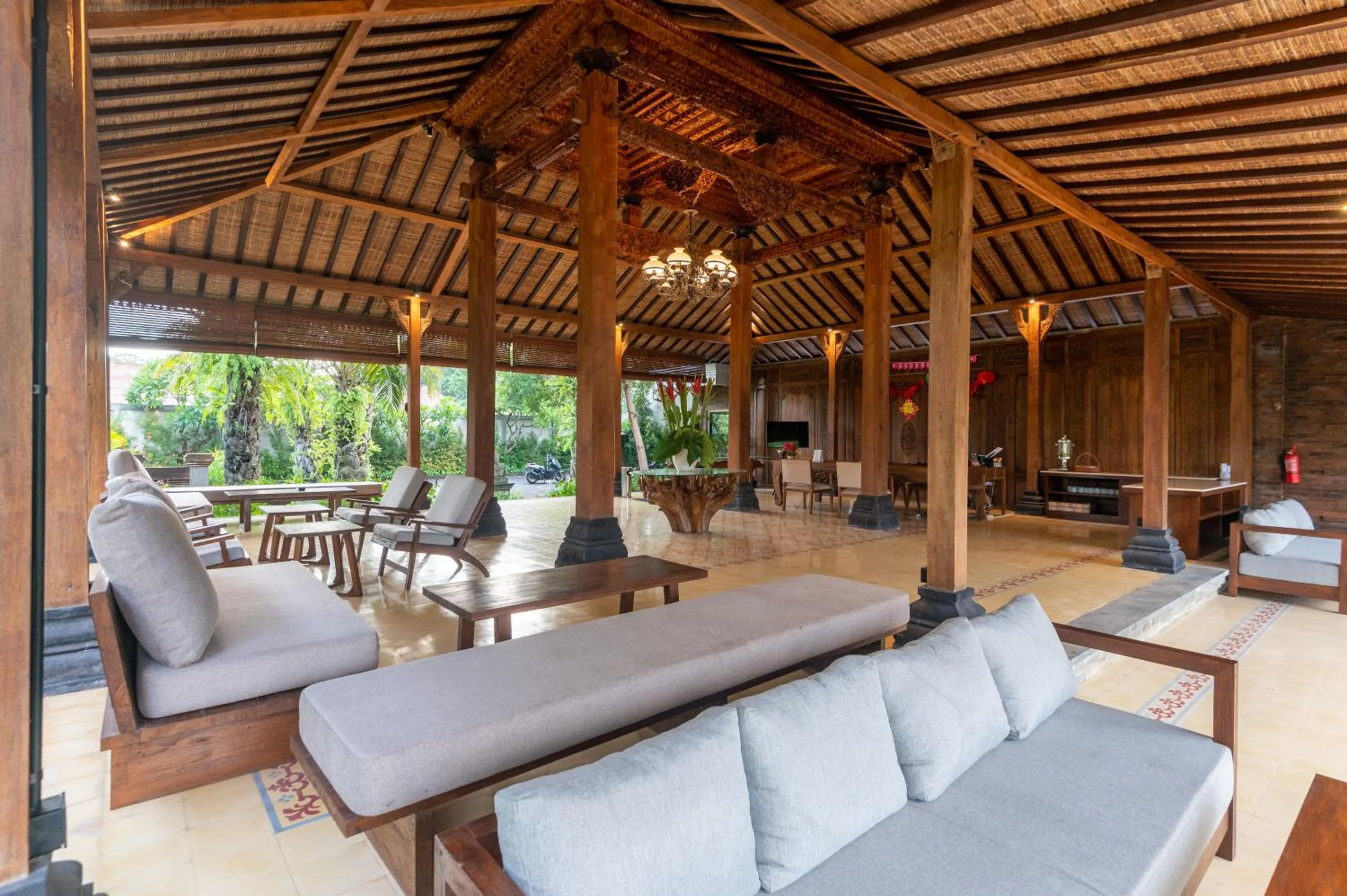 Seating area in Griya Shanti Suites