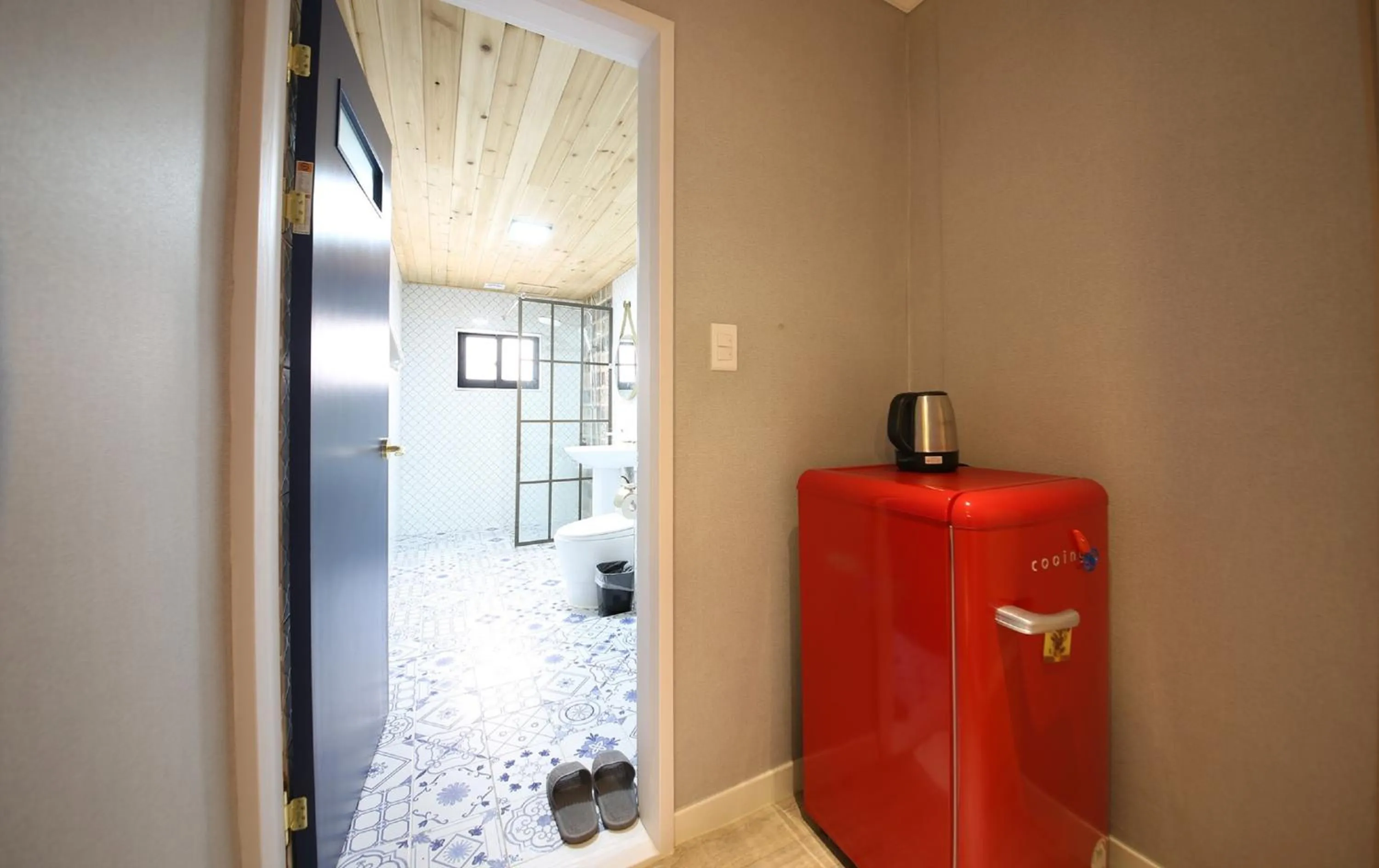 Decorative detail in Heimish Hotel