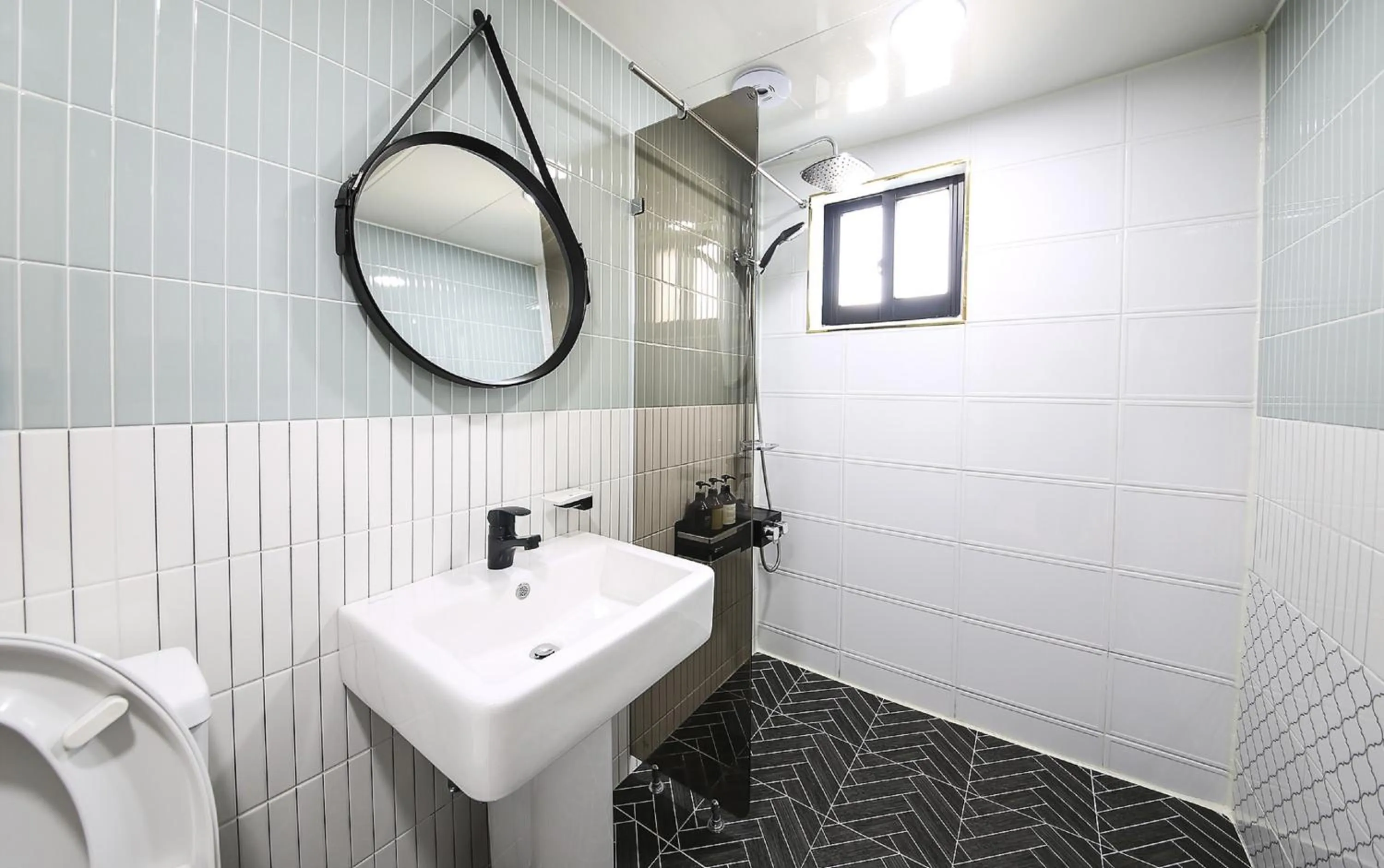 Bathroom in Heimish Hotel