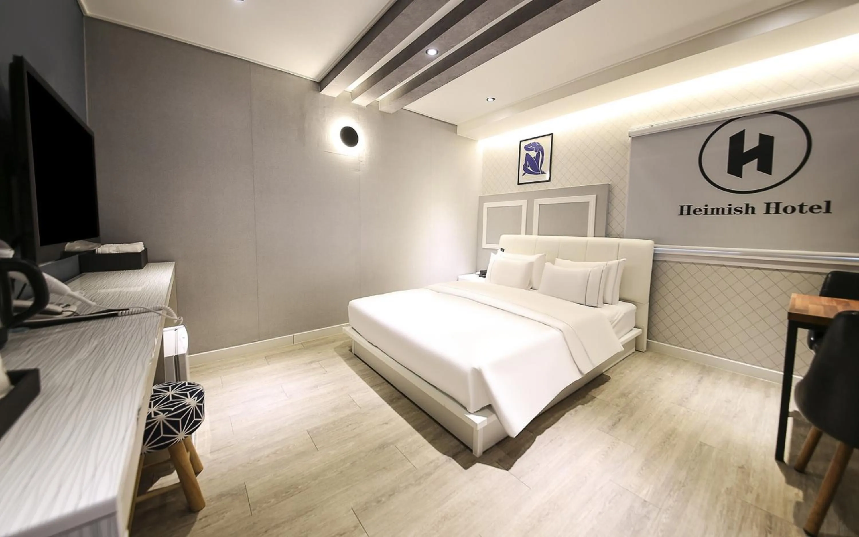 Photo of the whole room, Bed in Heimish Hotel