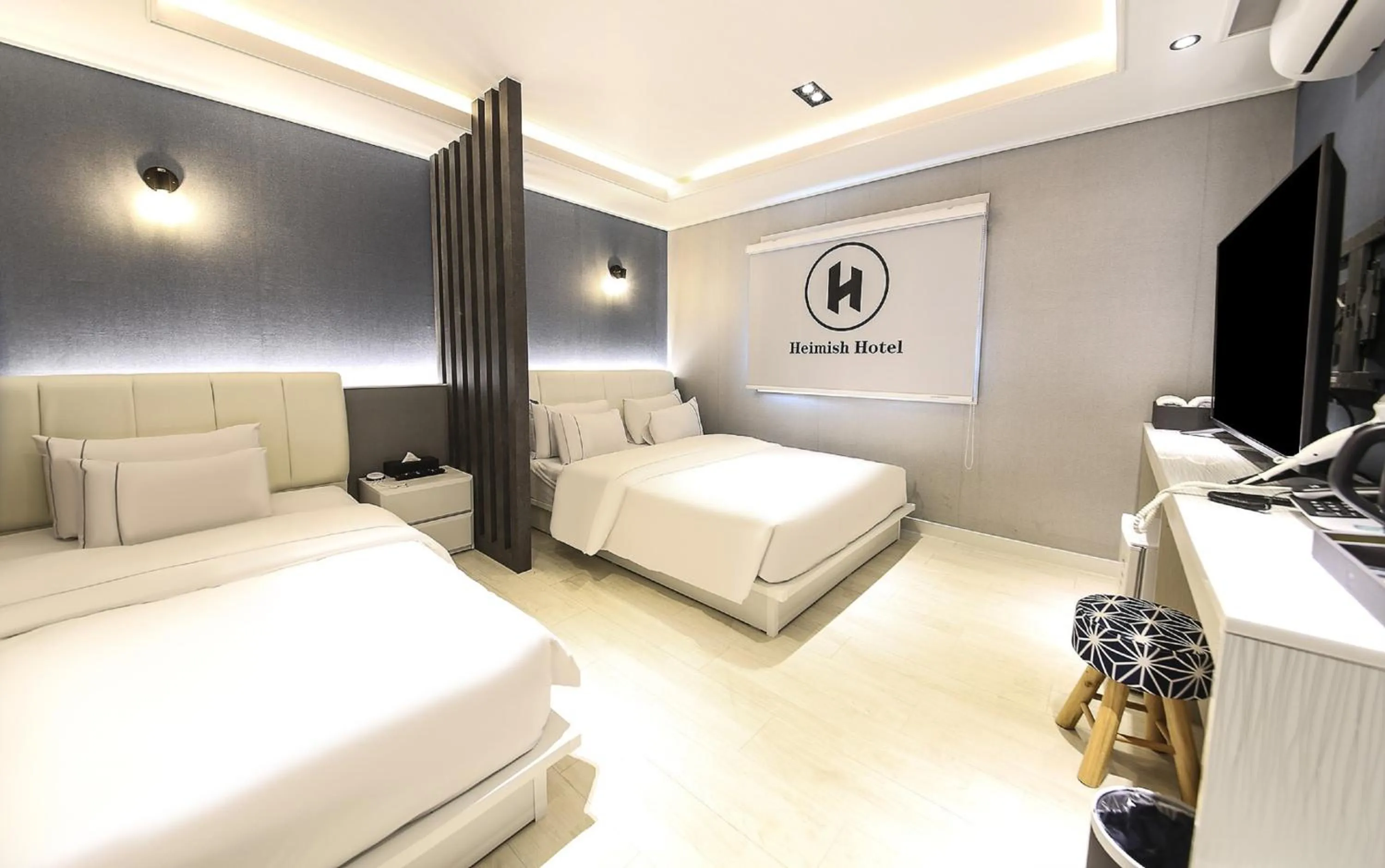 Photo of the whole room, Bed in Heimish Hotel