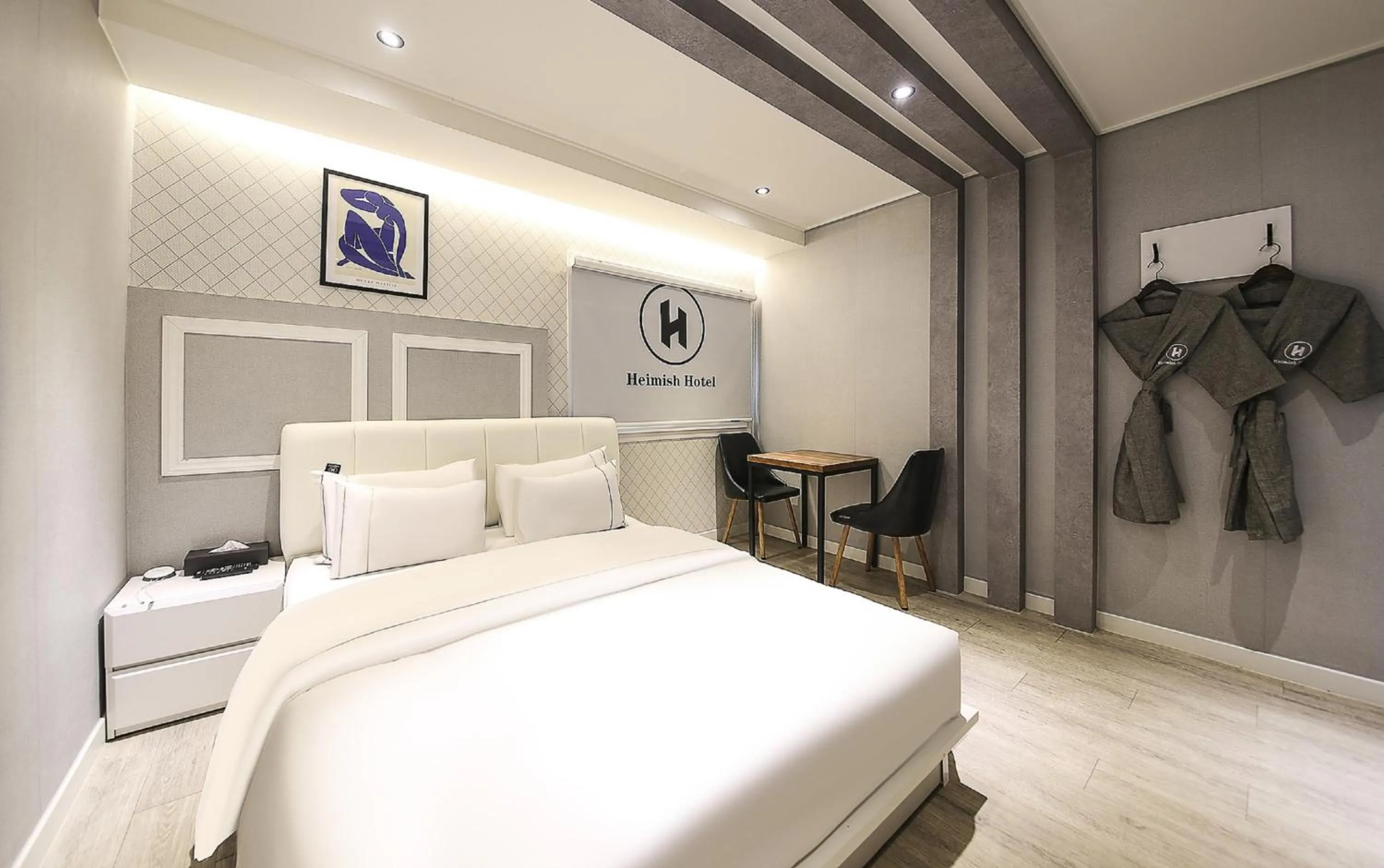 Photo of the whole room, Bed in Heimish Hotel