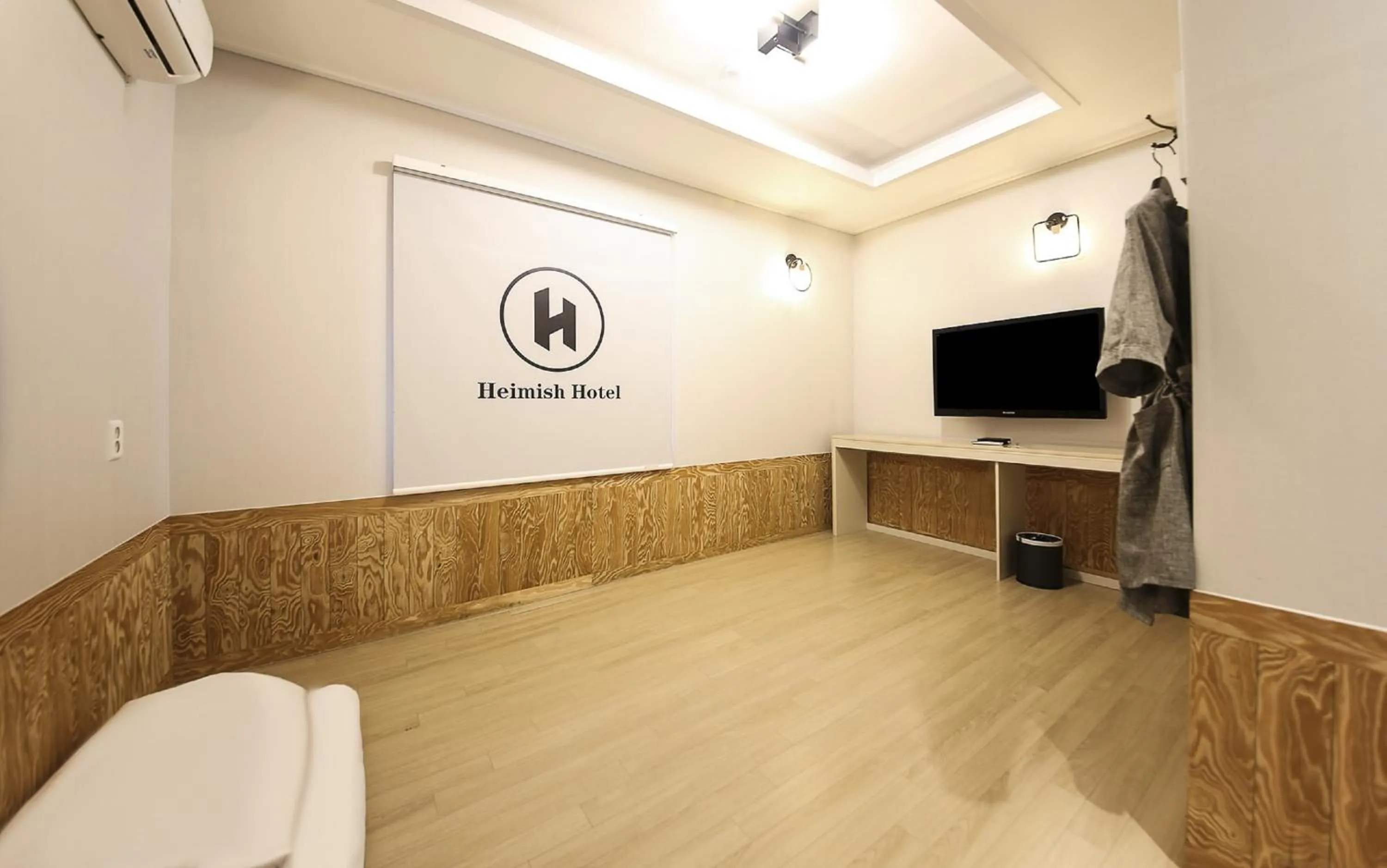 Photo of the whole room in Heimish Hotel