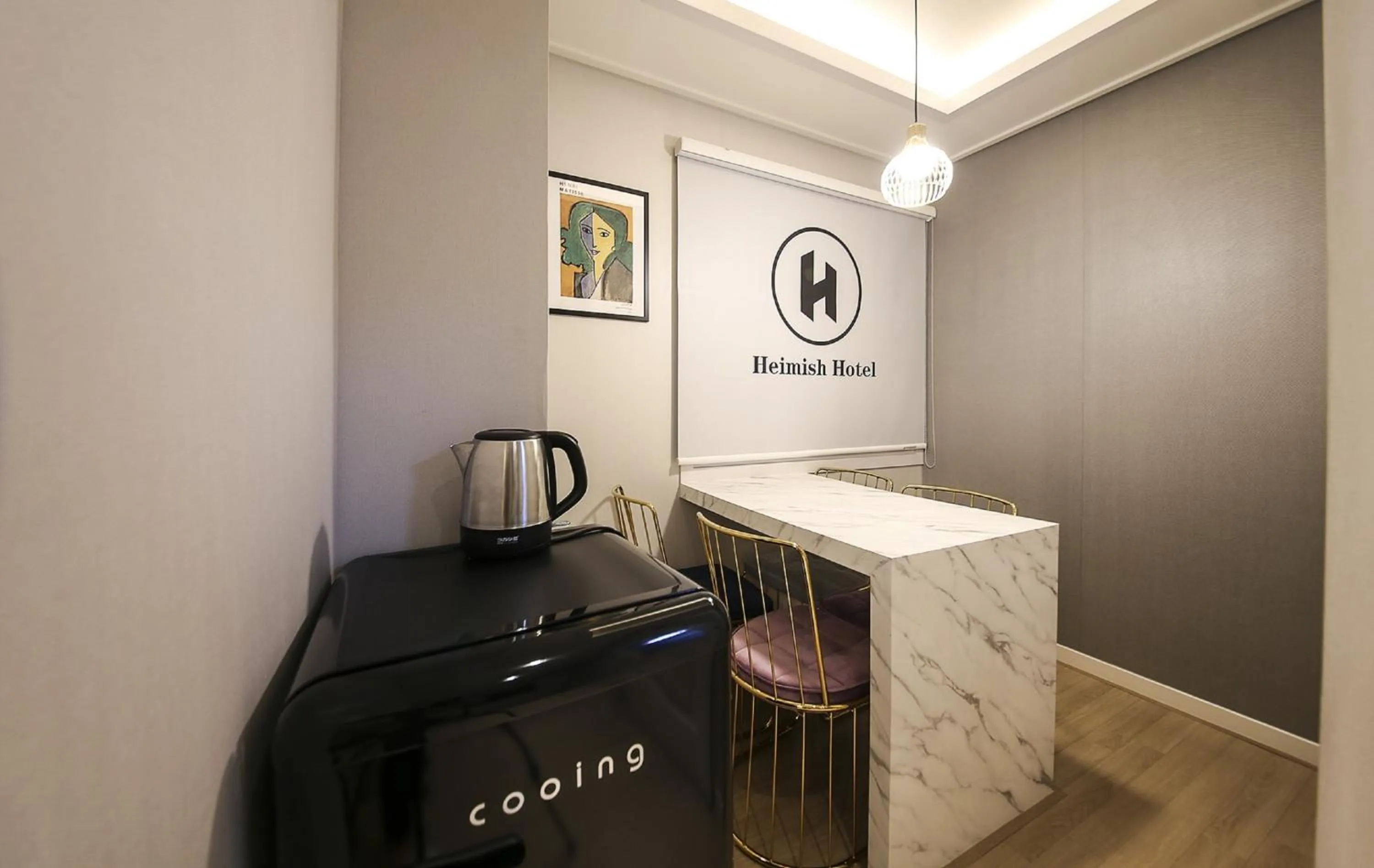 Decorative detail in Heimish Hotel