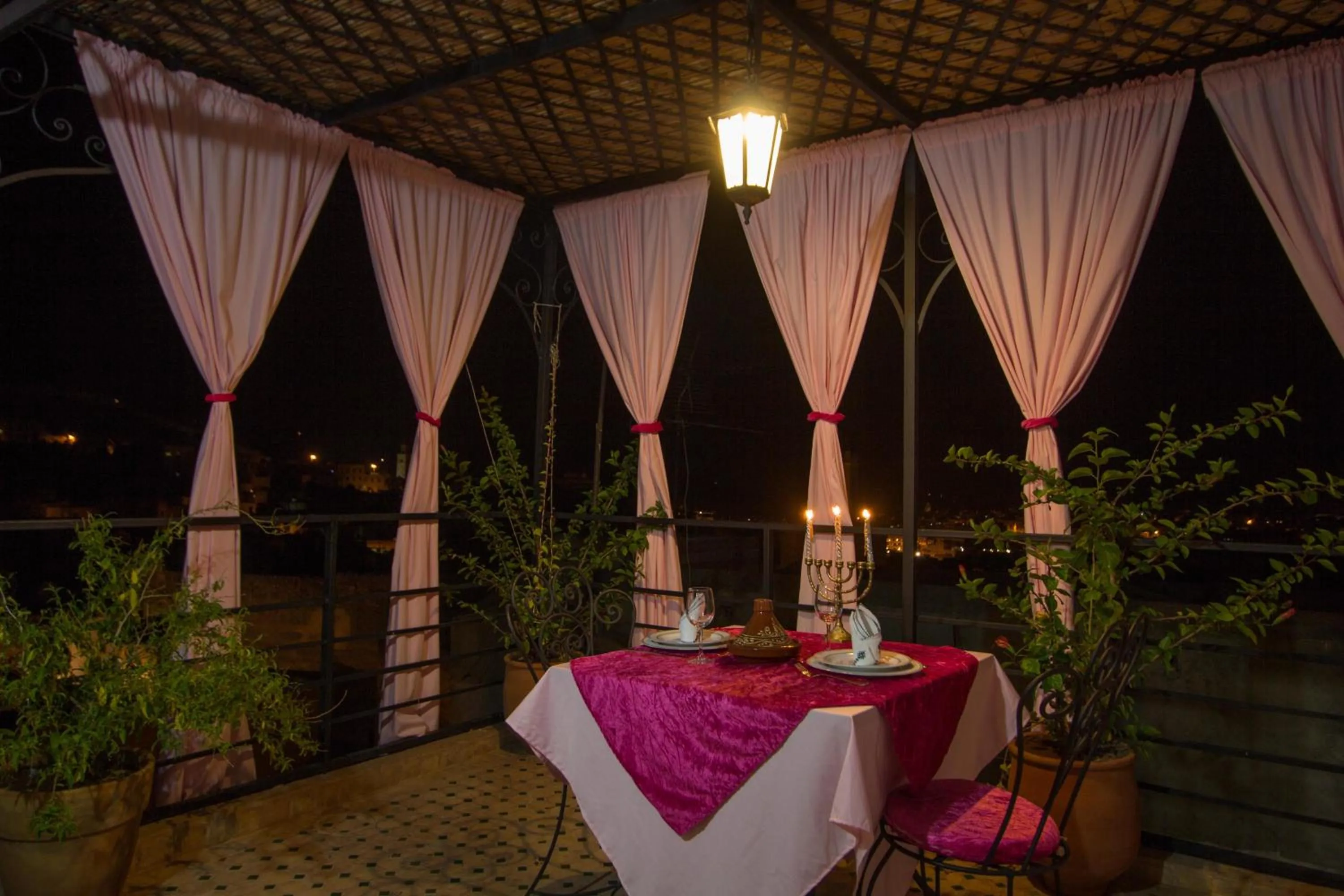 Decorative detail in Riad Sanaa Rose