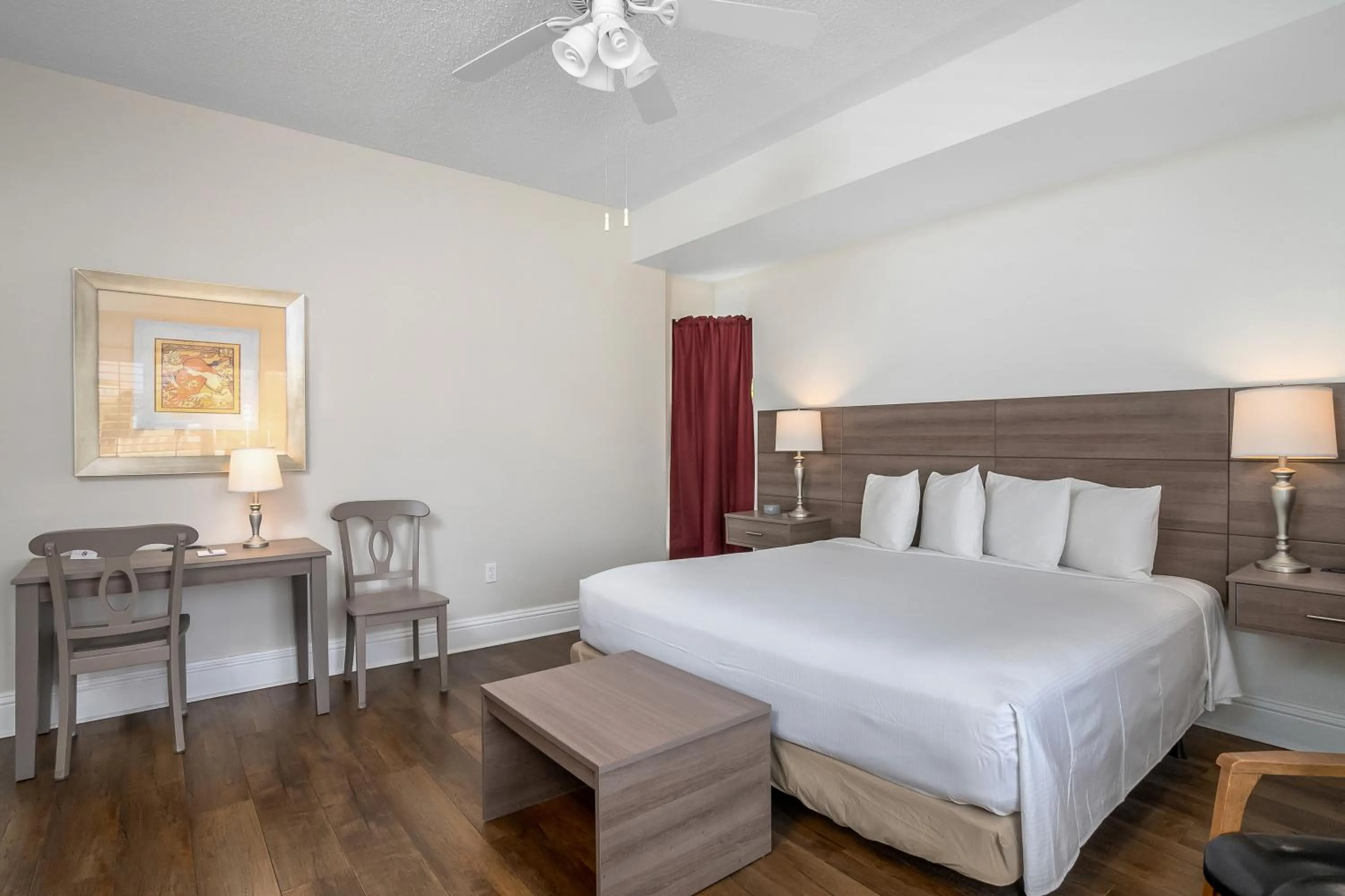 Bed in Naples Park Central Hotel