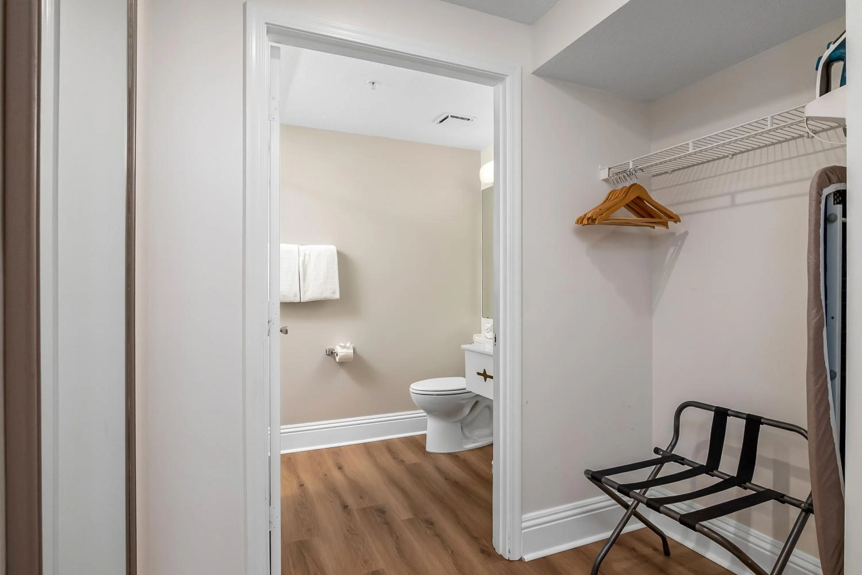 Naples Park Central Hotel