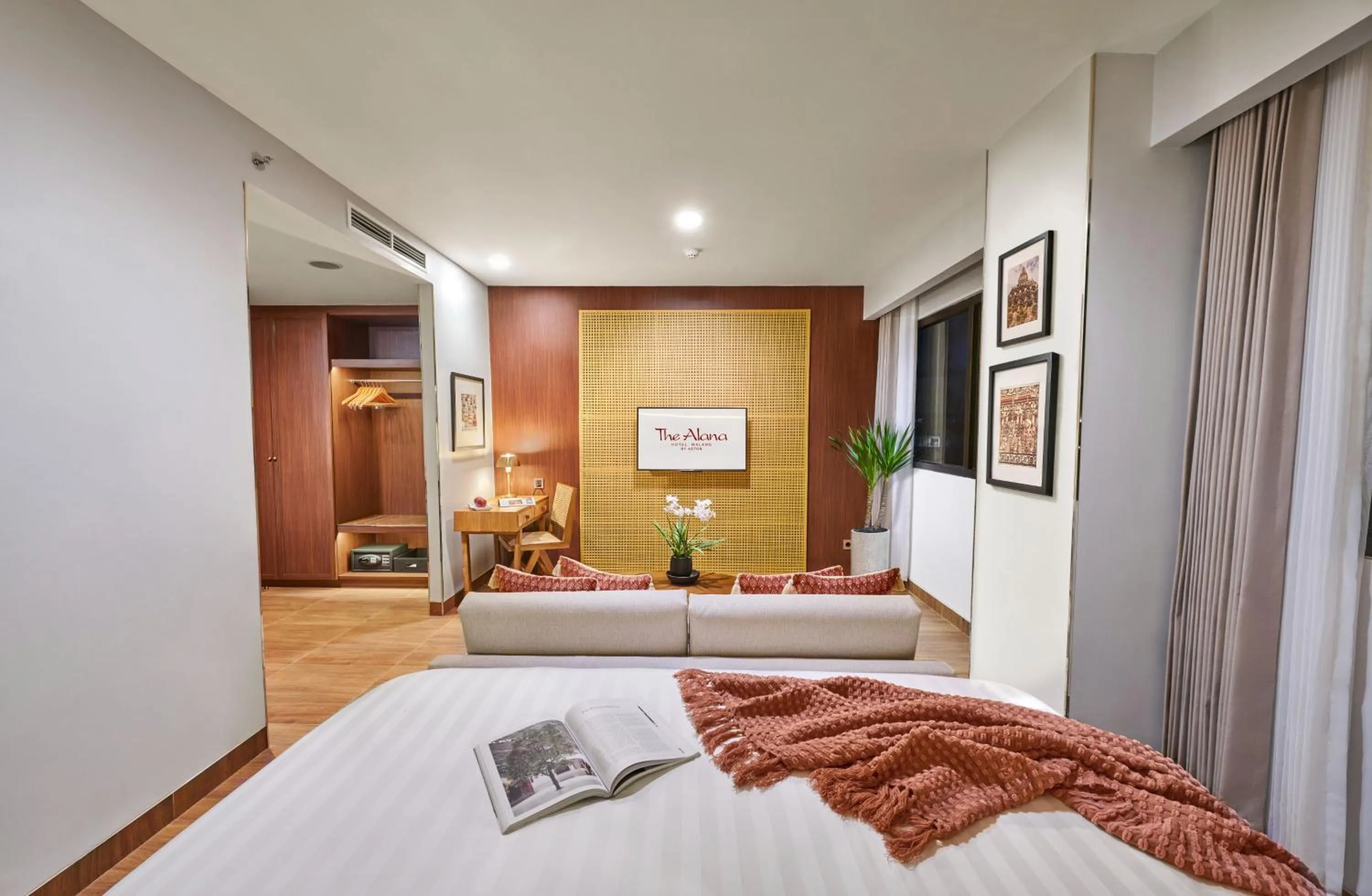 Bedroom, Bed in The Alana Hotel Malang