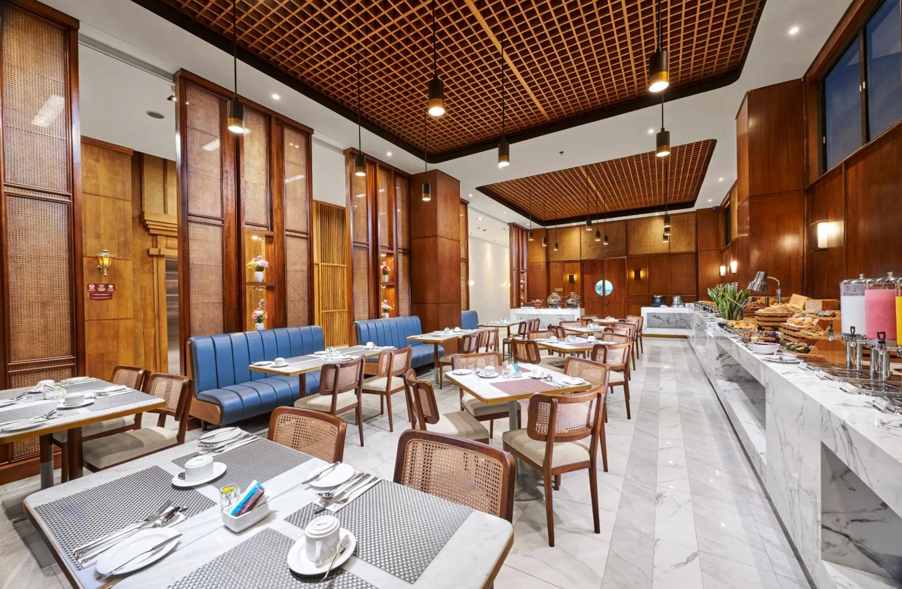 Restaurant/places to eat in The Alana Hotel Malang