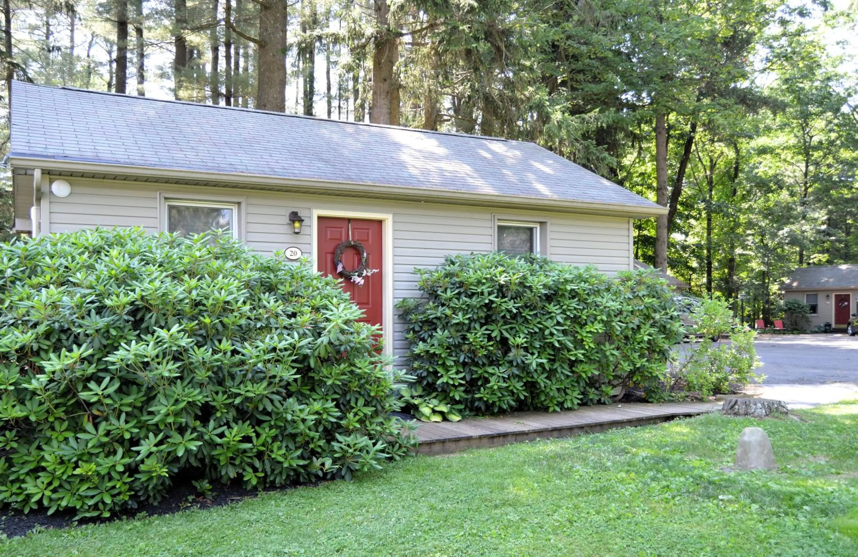 Property building in Woodfield Manor - A Sundance Vacations Property