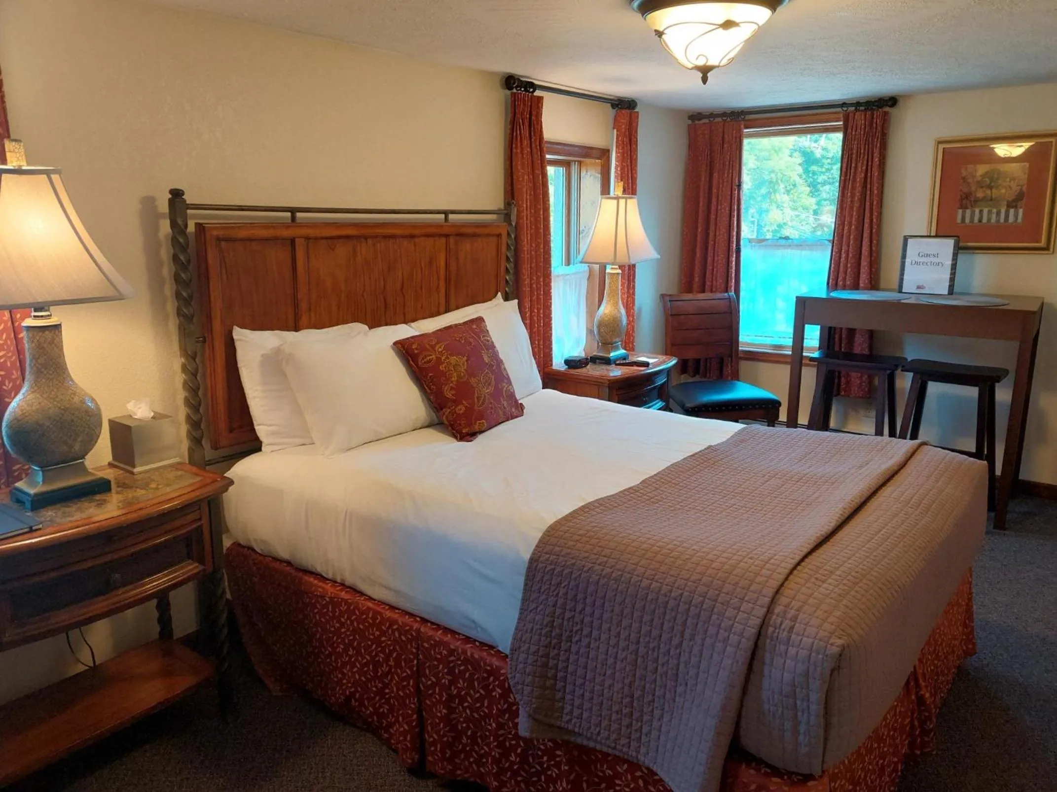 Bed in Woodfield Manor - A Sundance Vacations Property