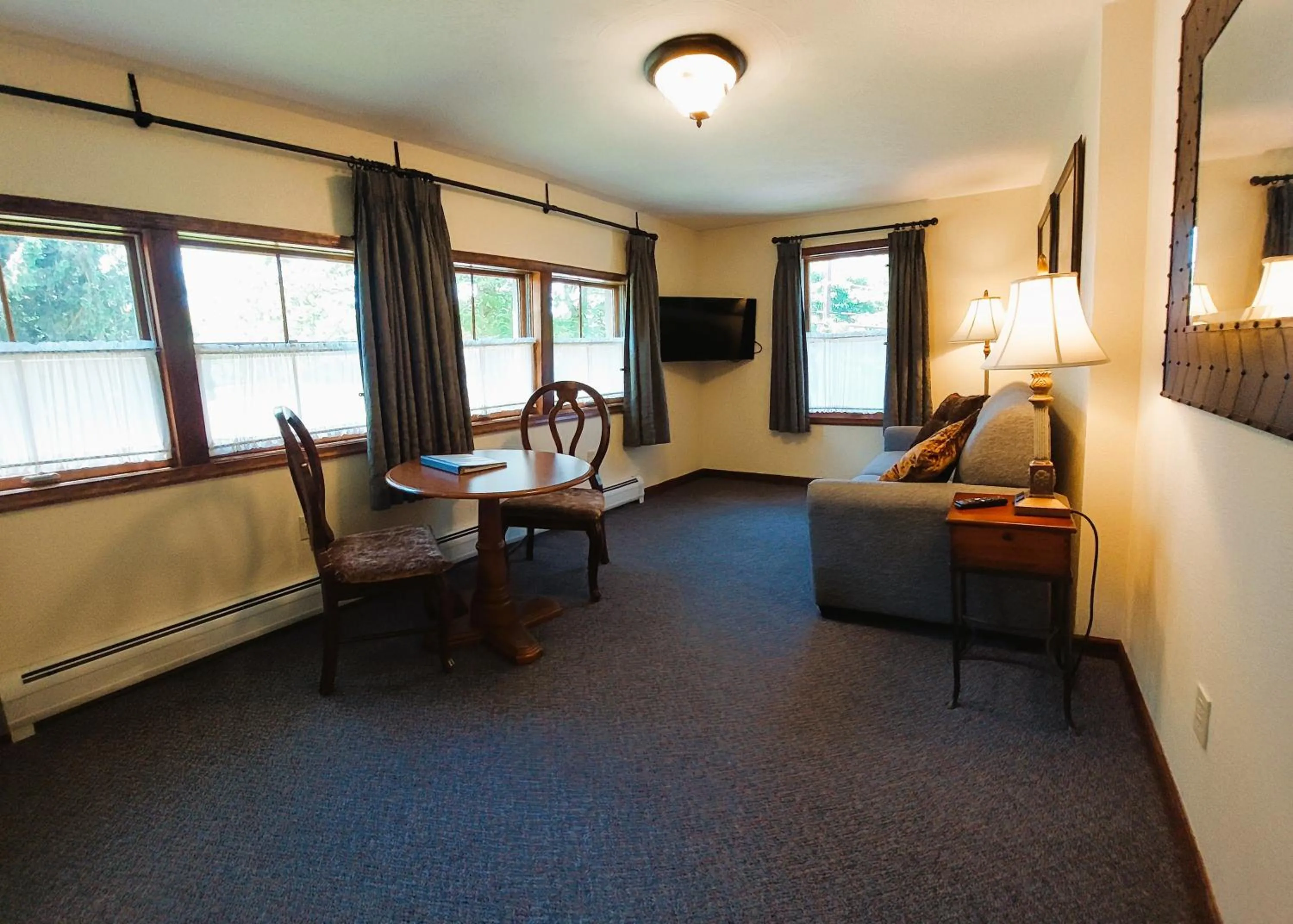 Living room in Woodfield Manor - A Sundance Vacations Property
