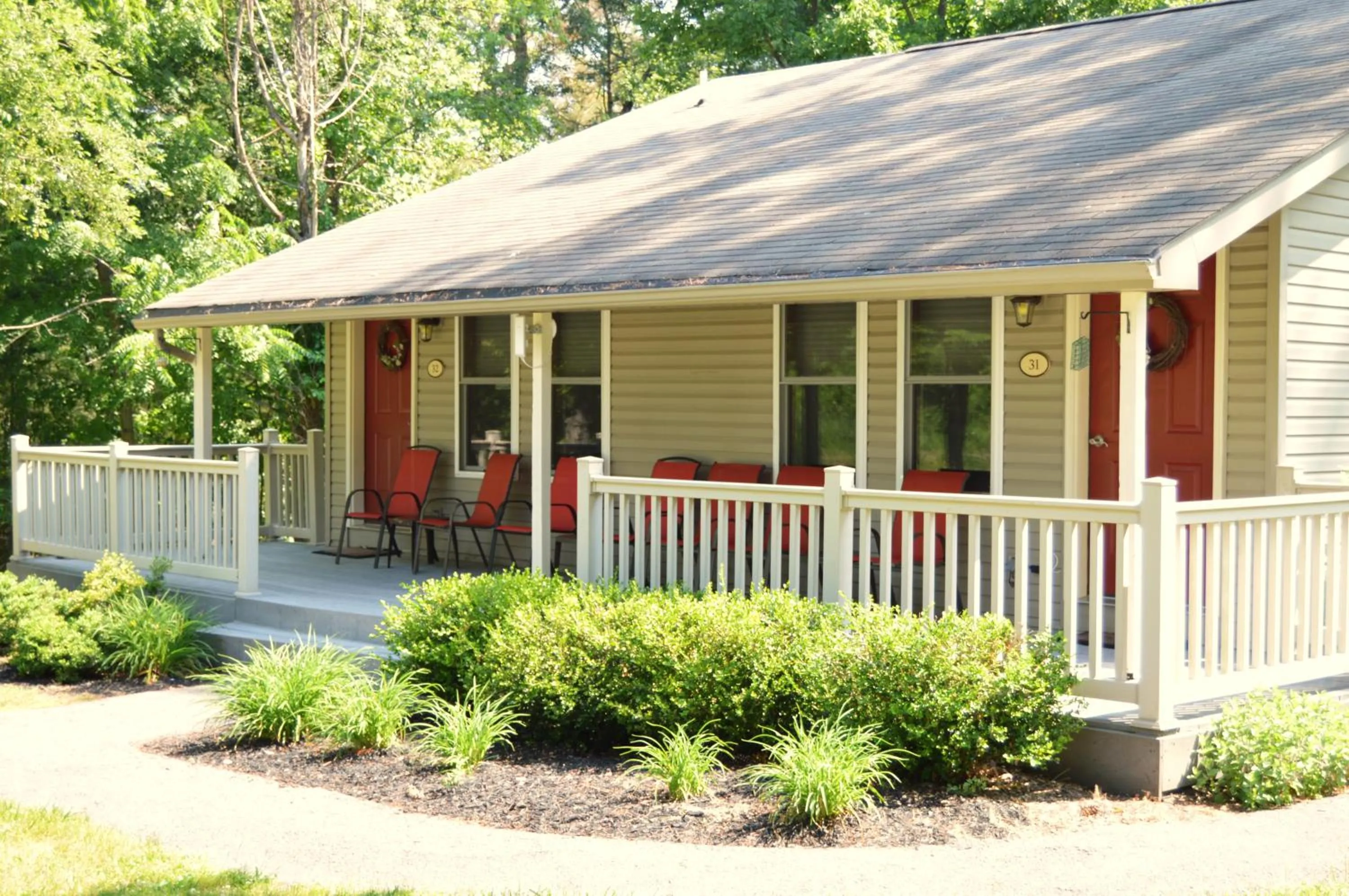 Property building in Woodfield Manor - A Sundance Vacations Property