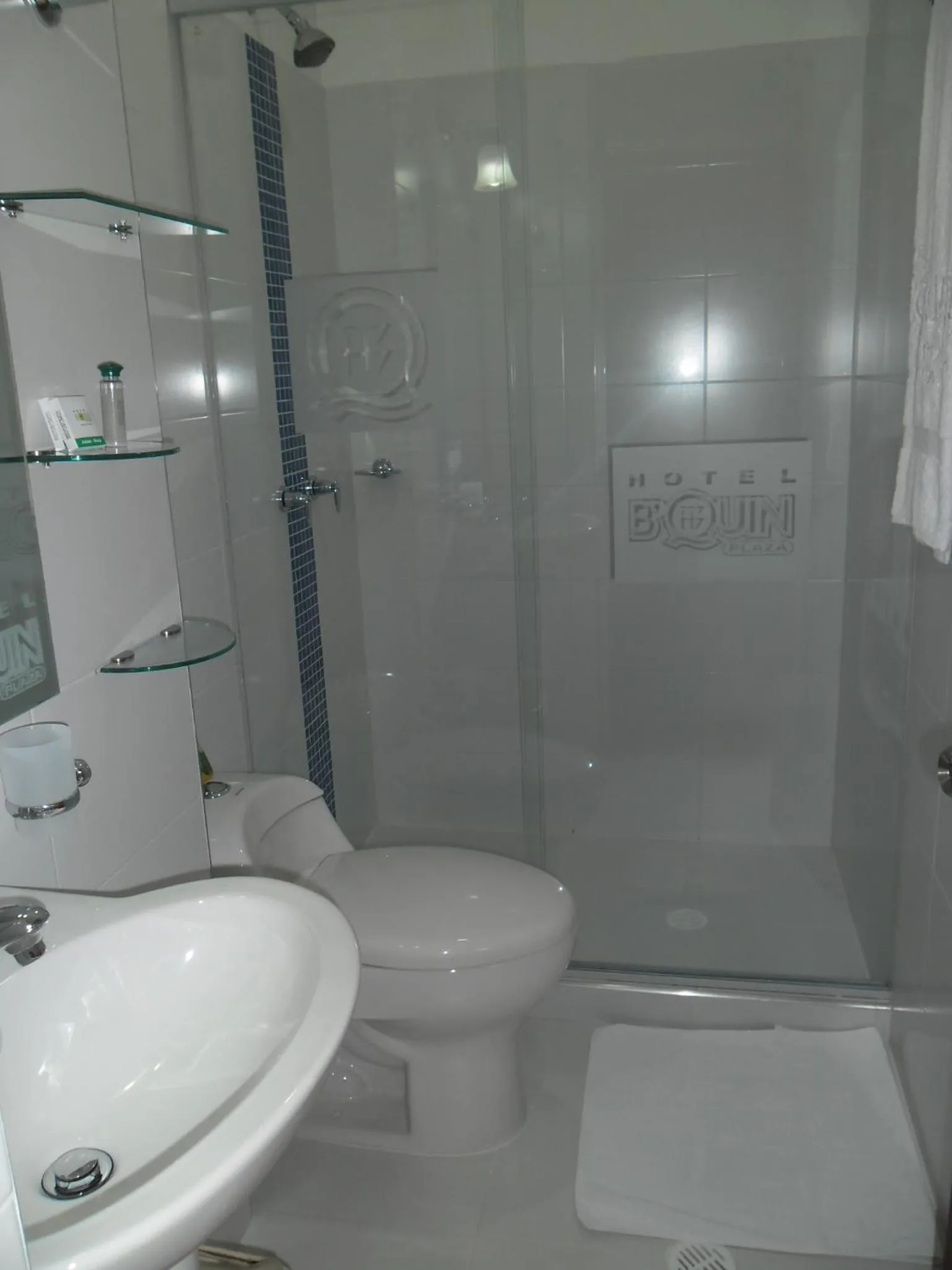 Shower in Hotel B`Quin Plaza Cúcuta