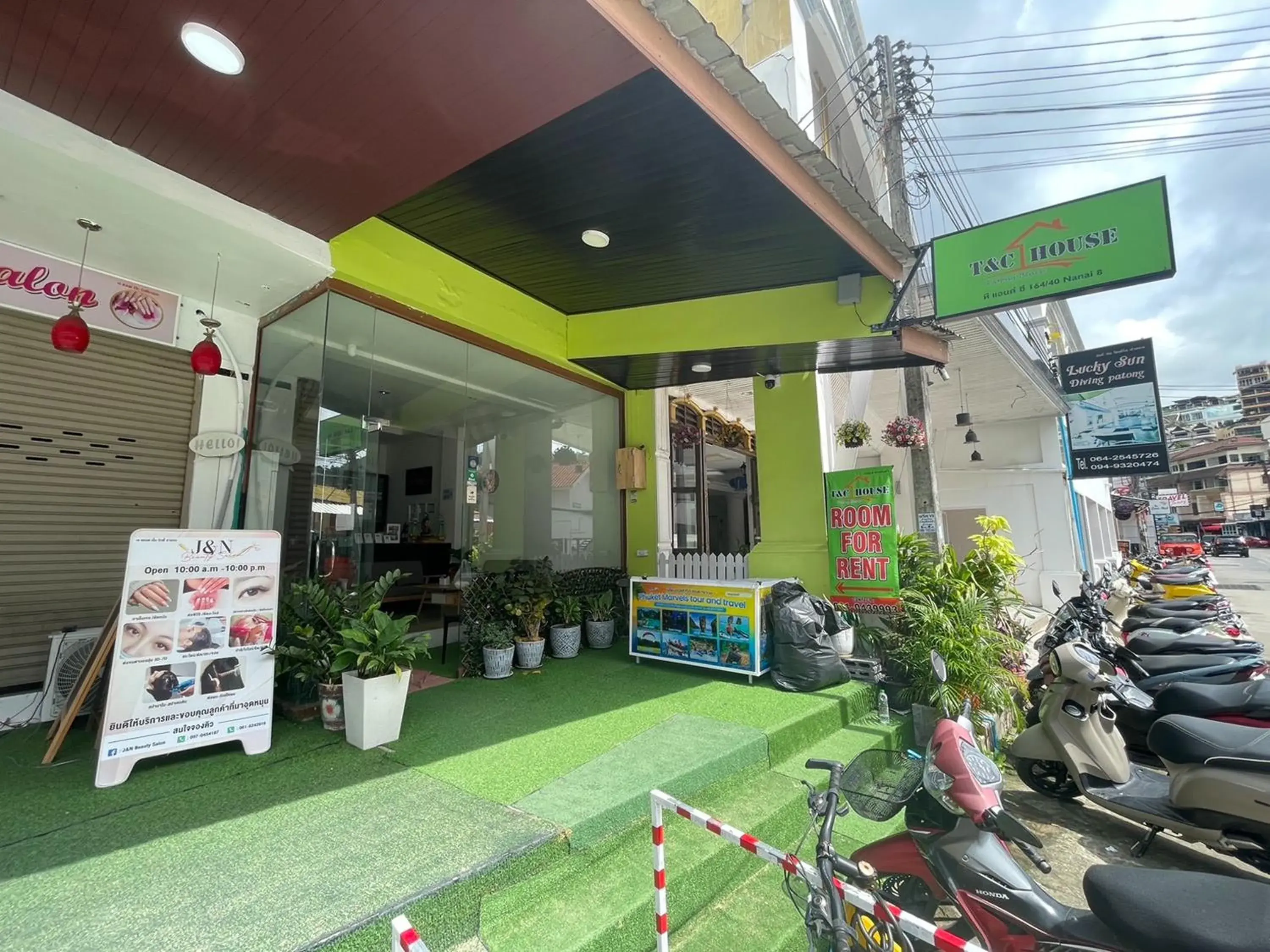 Property building in T & C Hotel Patong Beach Property building in T & C Hotel Patong Beach