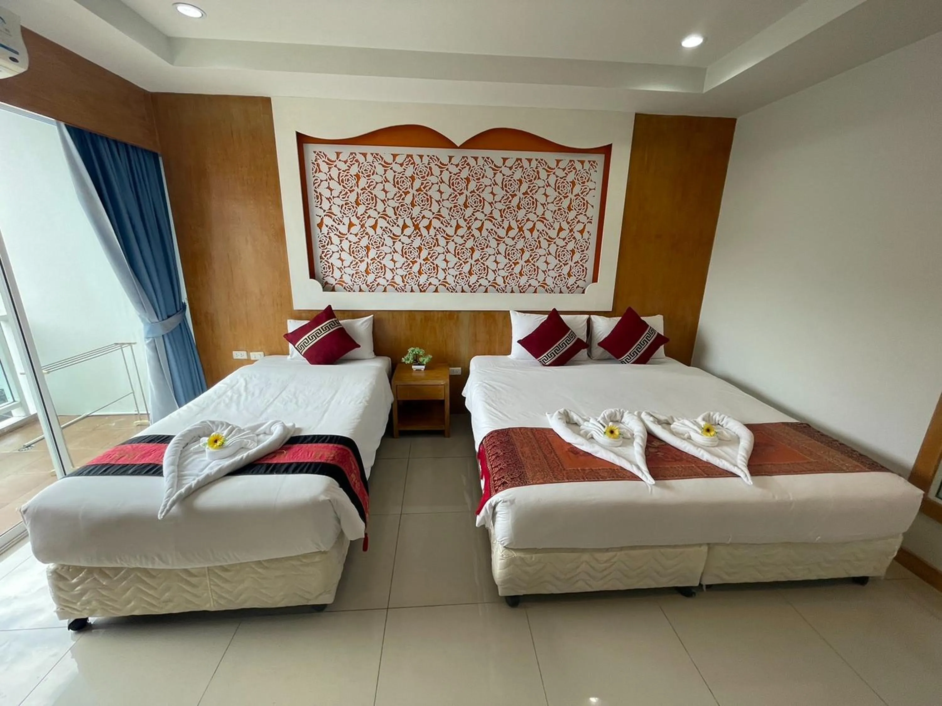 Bedroom, Bed in T &amp; C Hotel Patong Beach