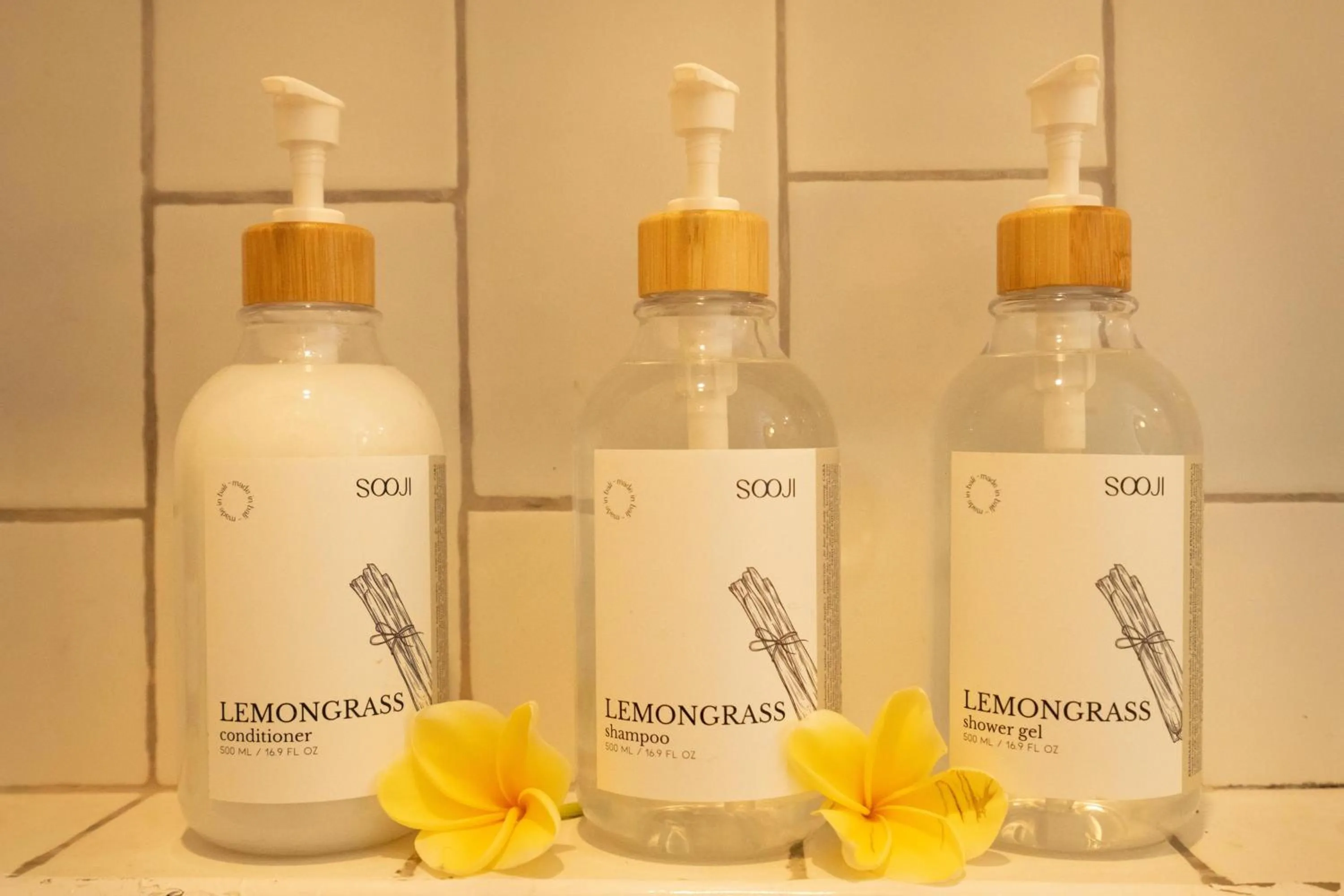 Bathroom in Villa Siva by Exotiq