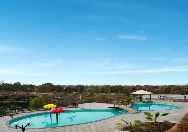 Swimming pool in Waterstone resort