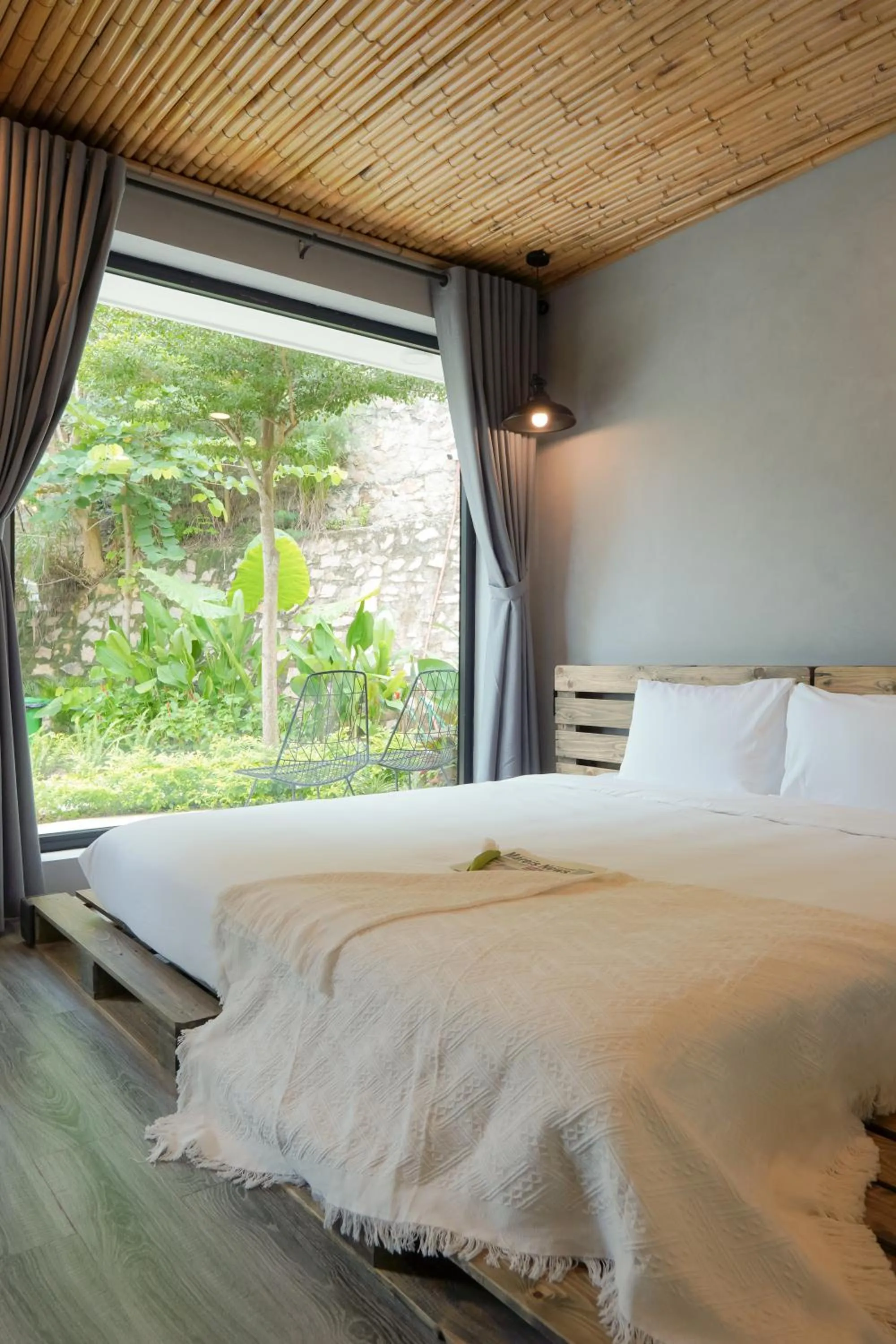 Bed in Babylon Mini Resort