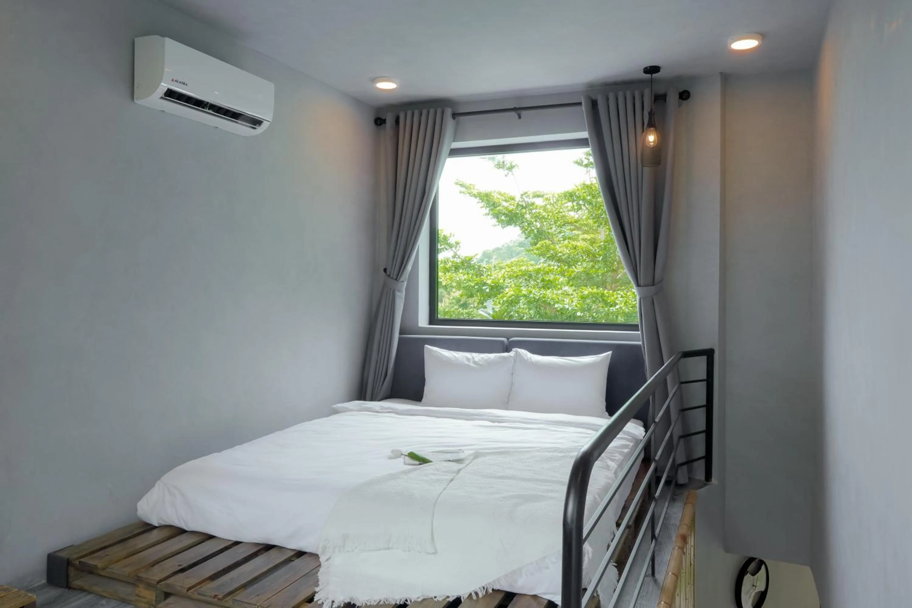 Bed in Babylon Mini Resort