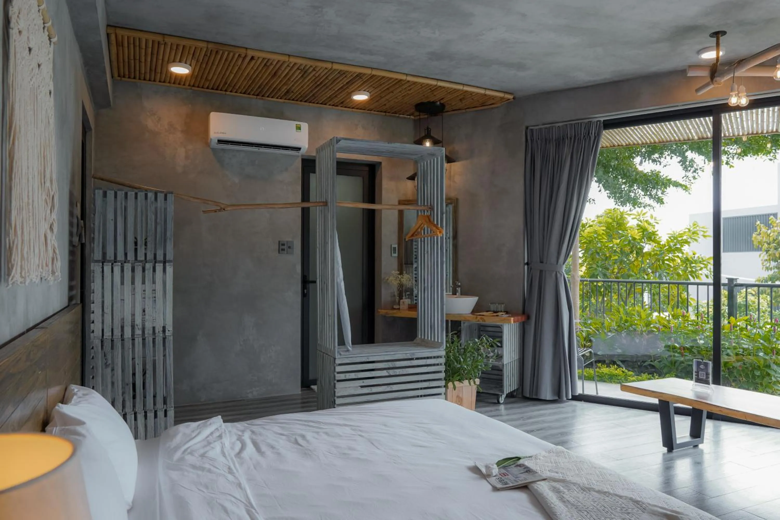 Bed in Babylon Mini Resort