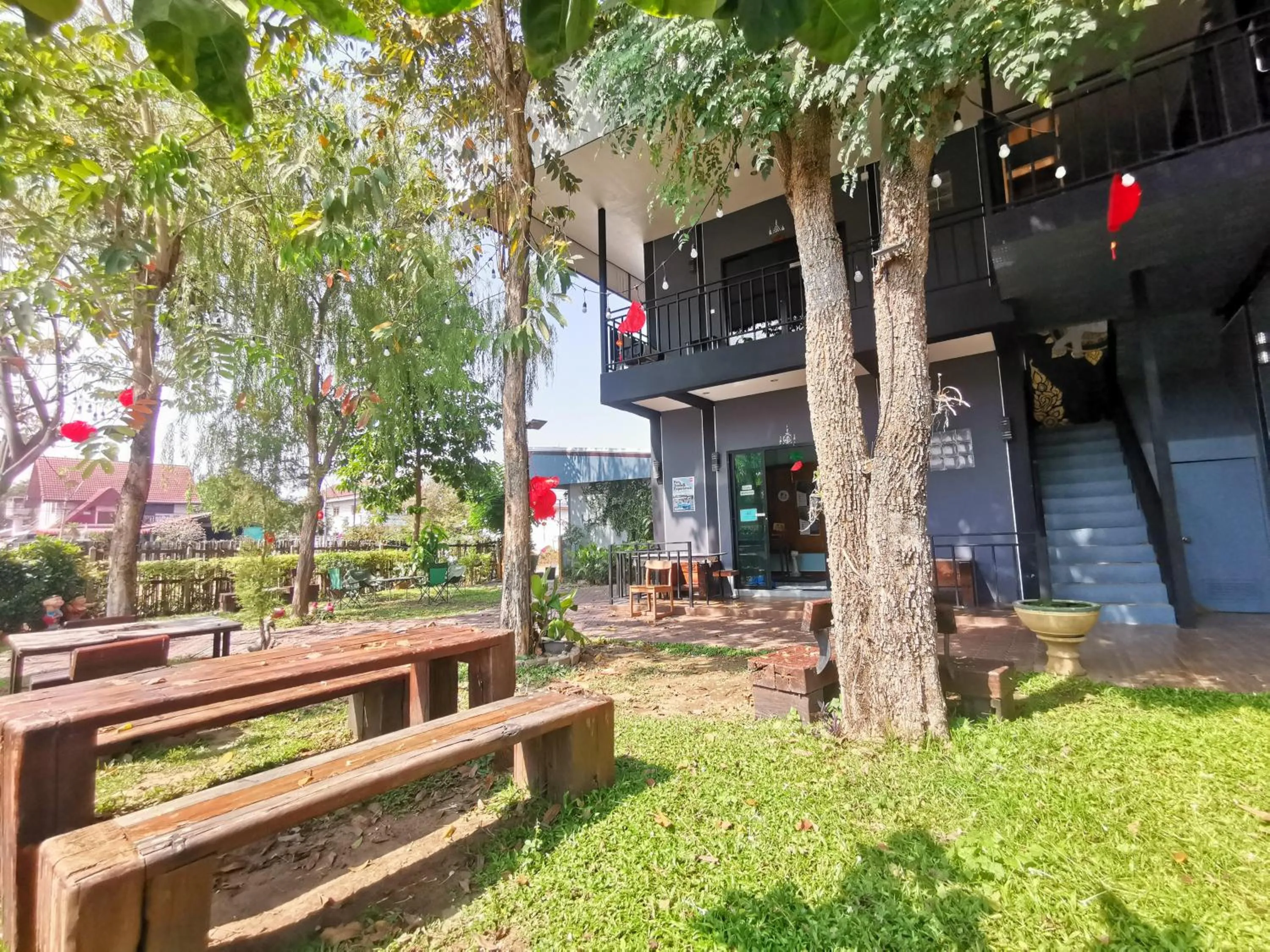 Garden in Kan Home Hotel