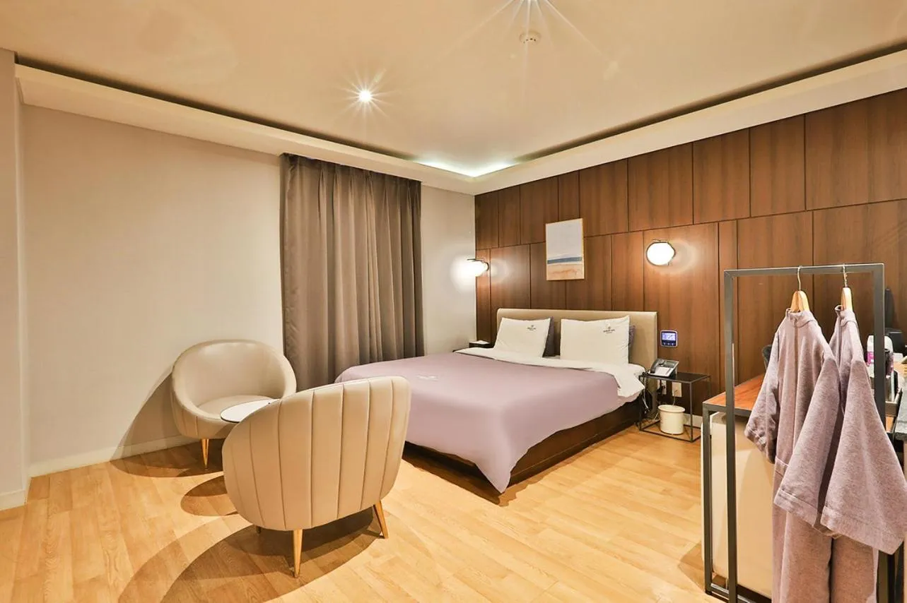 Bed in Brown Dot Hotel Jeonggwan