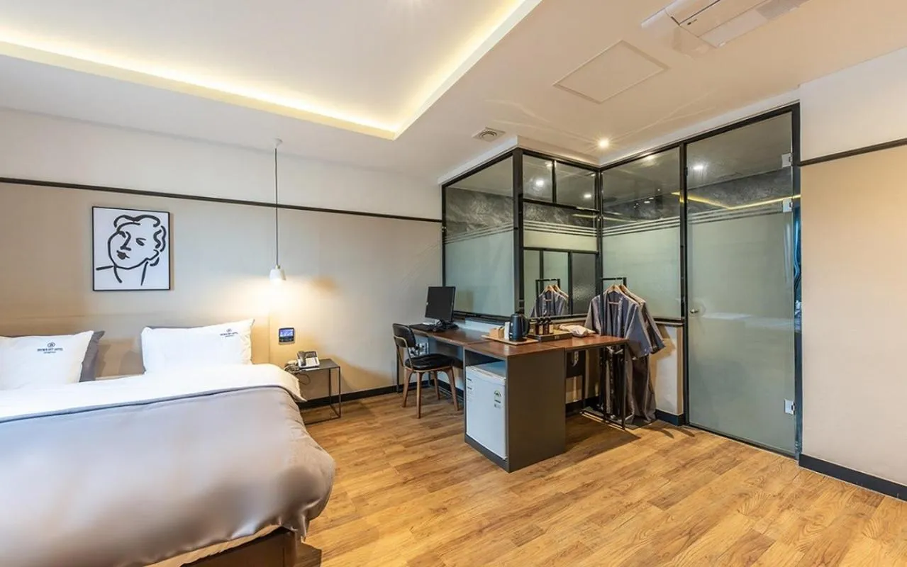 Bed in Brown Dot Hotel Jeonggwan