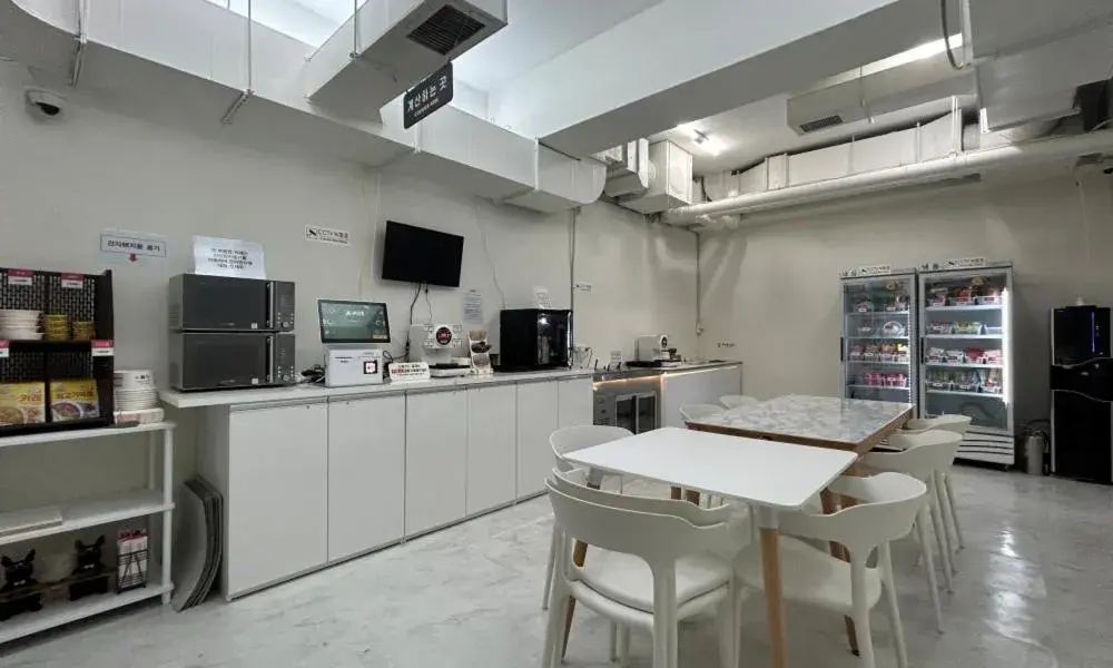 Property building in Anyang ILLOWA Hotel Property building in Anyang ILLOWA Hotel