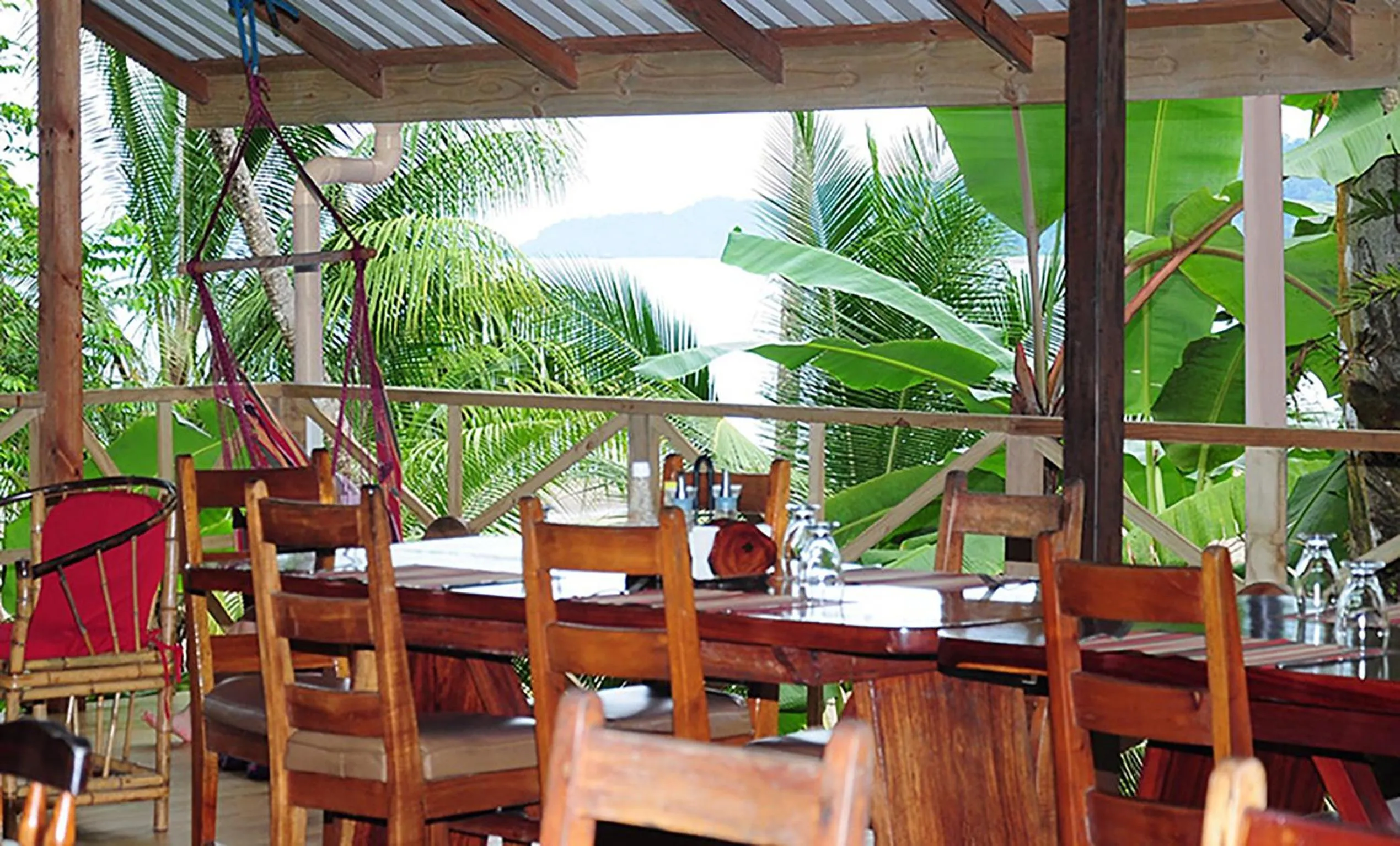 Restaurant/places to eat in Pirate Cove