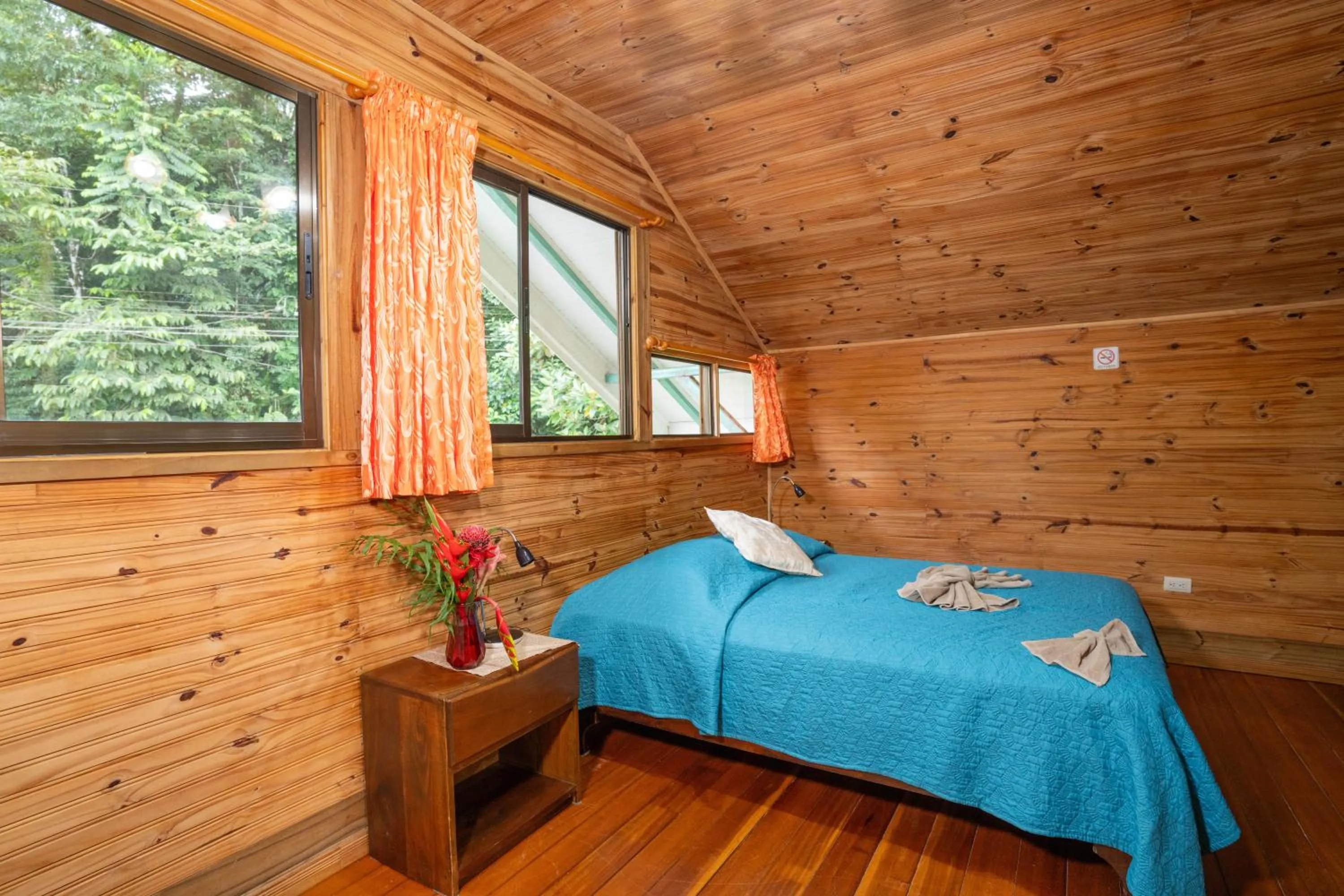 Bedroom, Bed in Pirate Cove